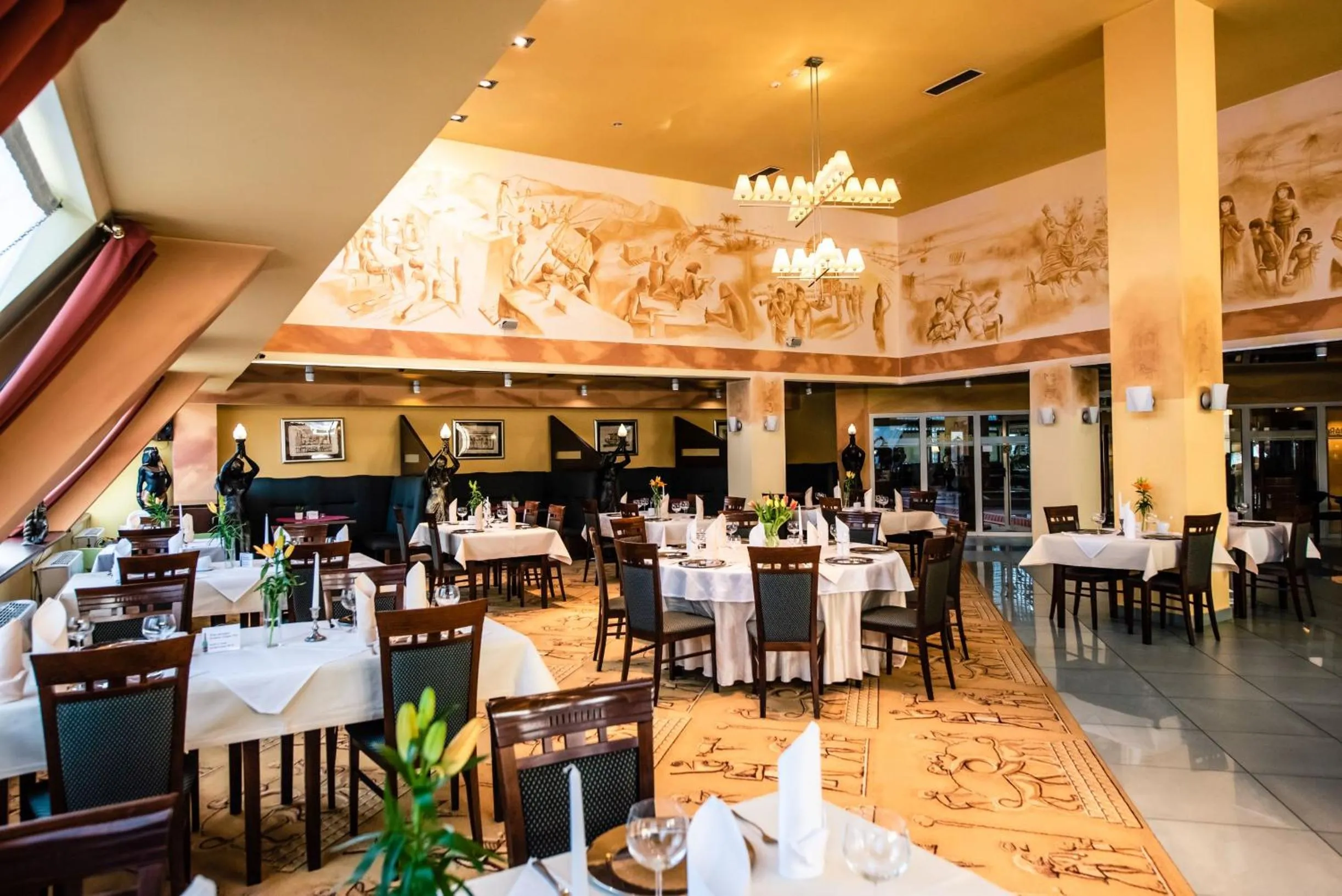 Restaurant/places to eat in Piramida Park Hotel & Wellness