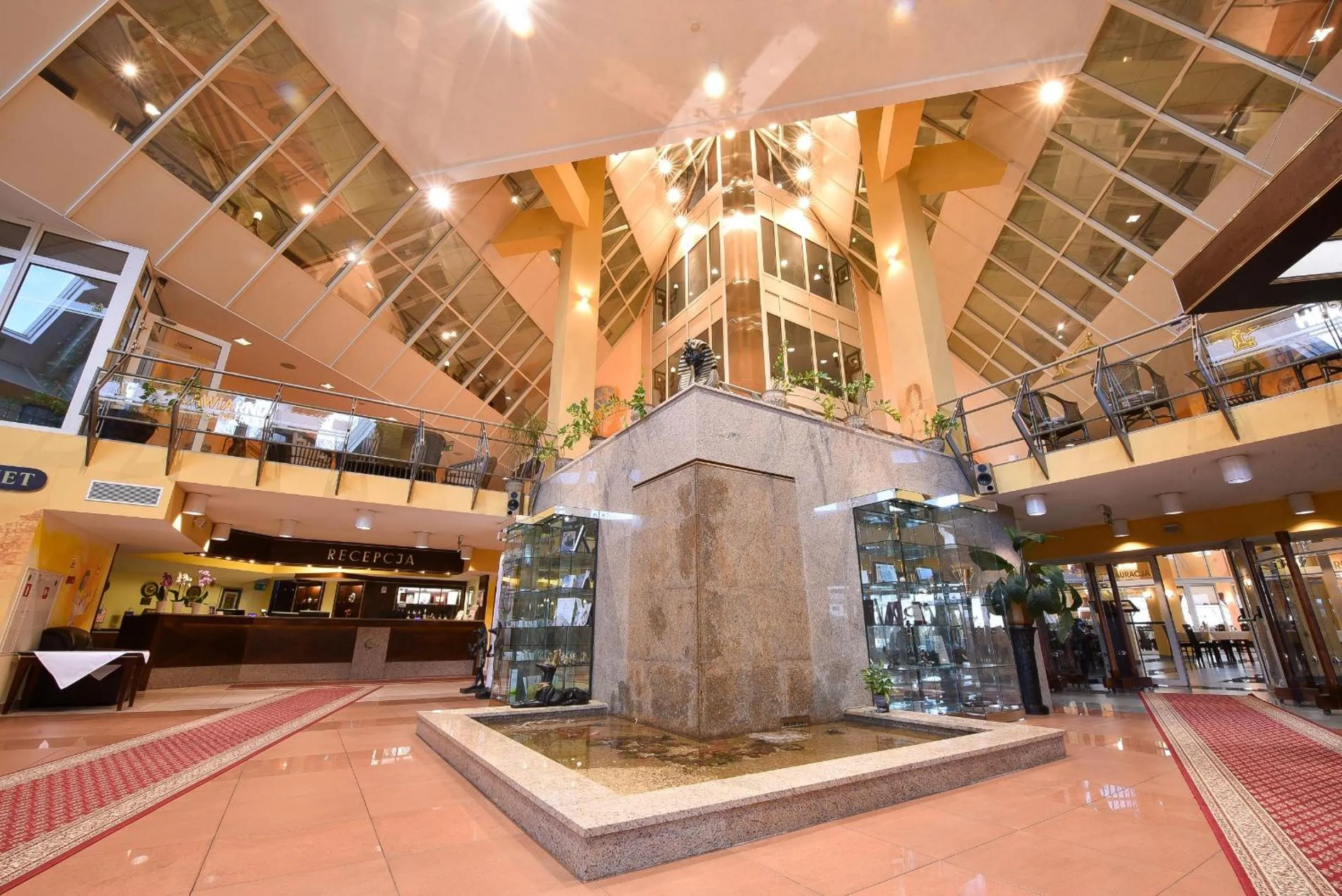 Lobby or reception in Piramida Park Hotel & Wellness