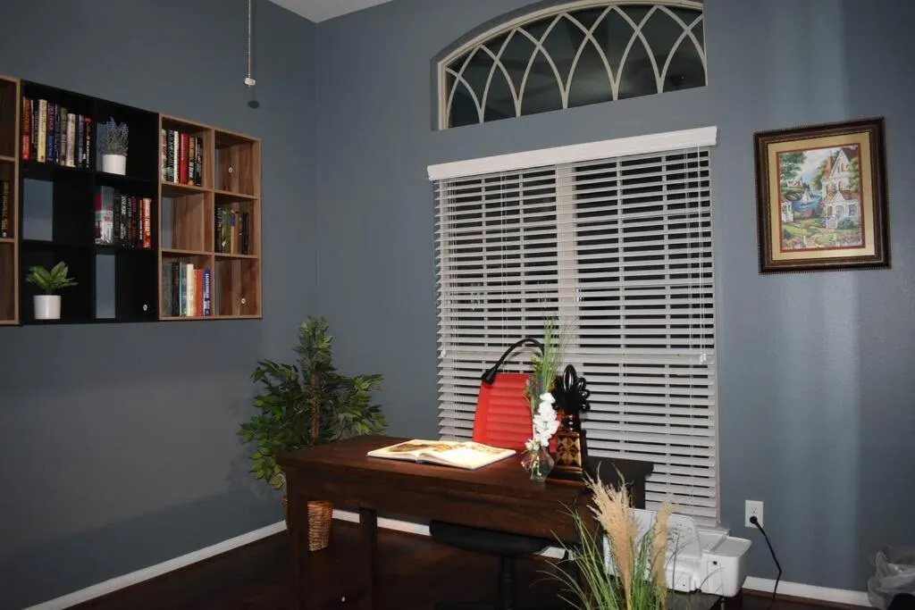 Spacious Conroe Home around 4 miles to the Lake