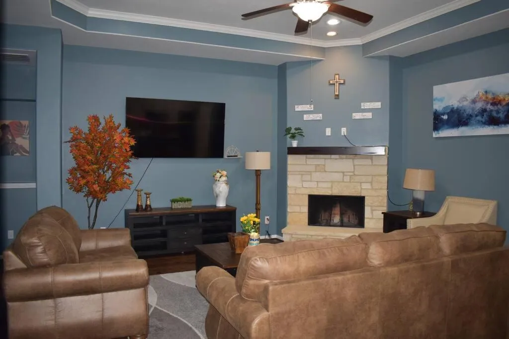 Spacious Conroe Home around 4 miles to the Lake