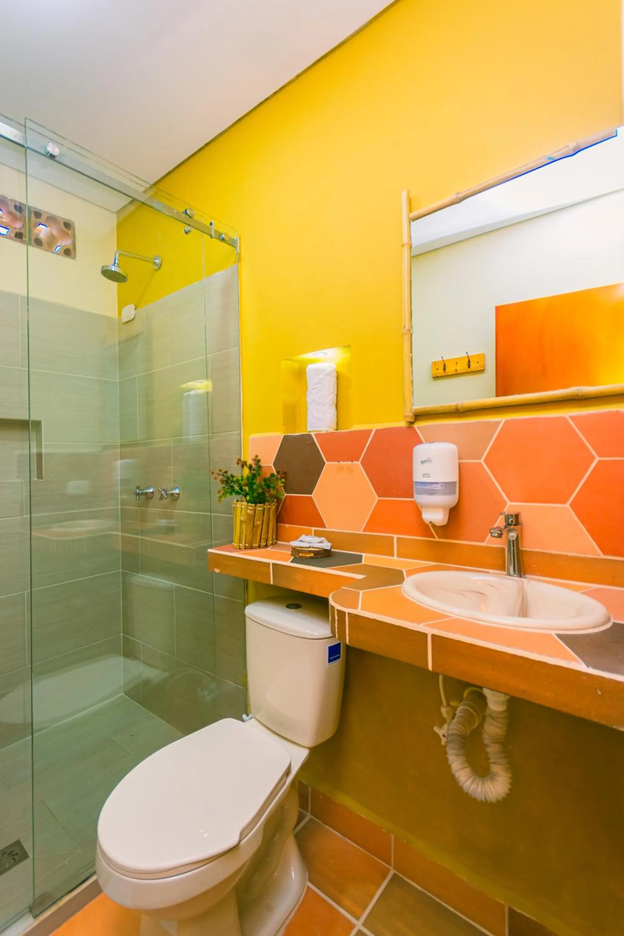 Shower in Hotel Bambu Guatape