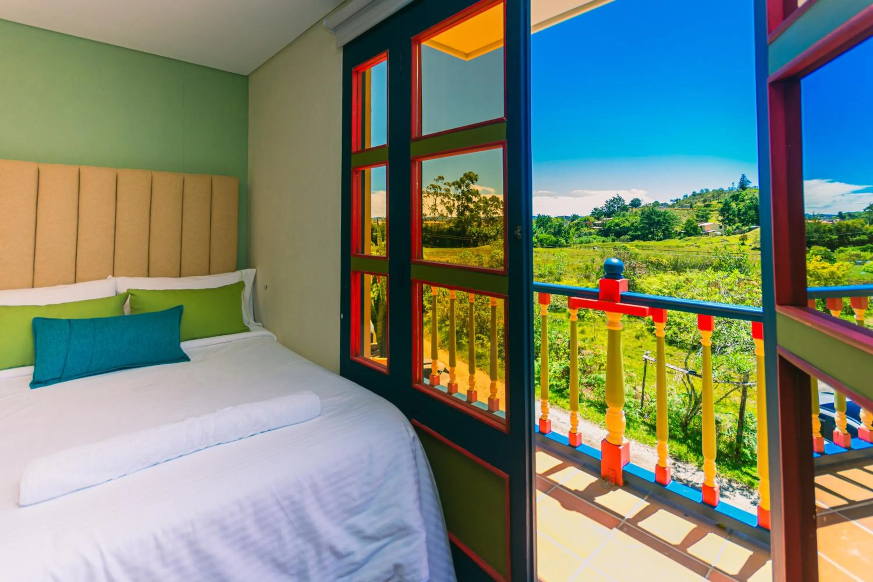 Spring, Bed in Hotel Bambu Guatape