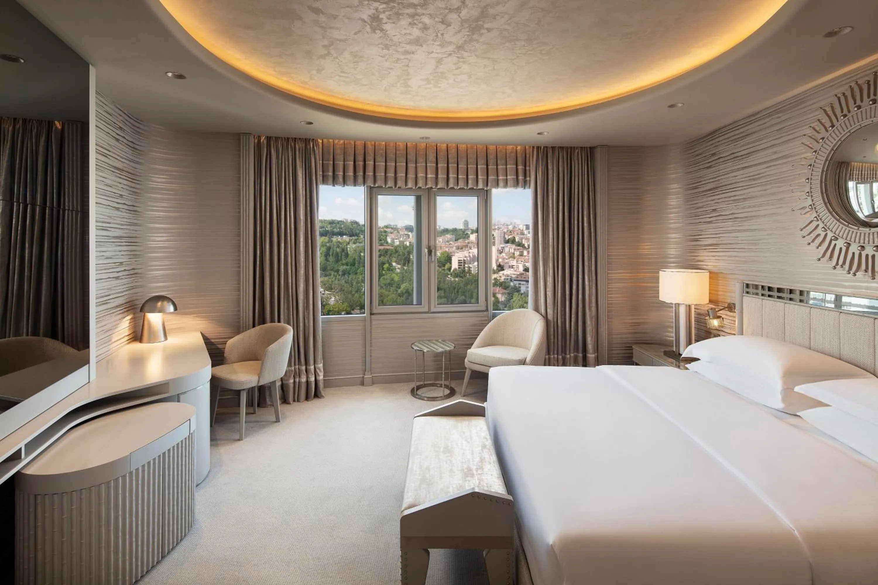 Photo of the whole room, Bed in Sheraton Ankara Hotel & Convention Center