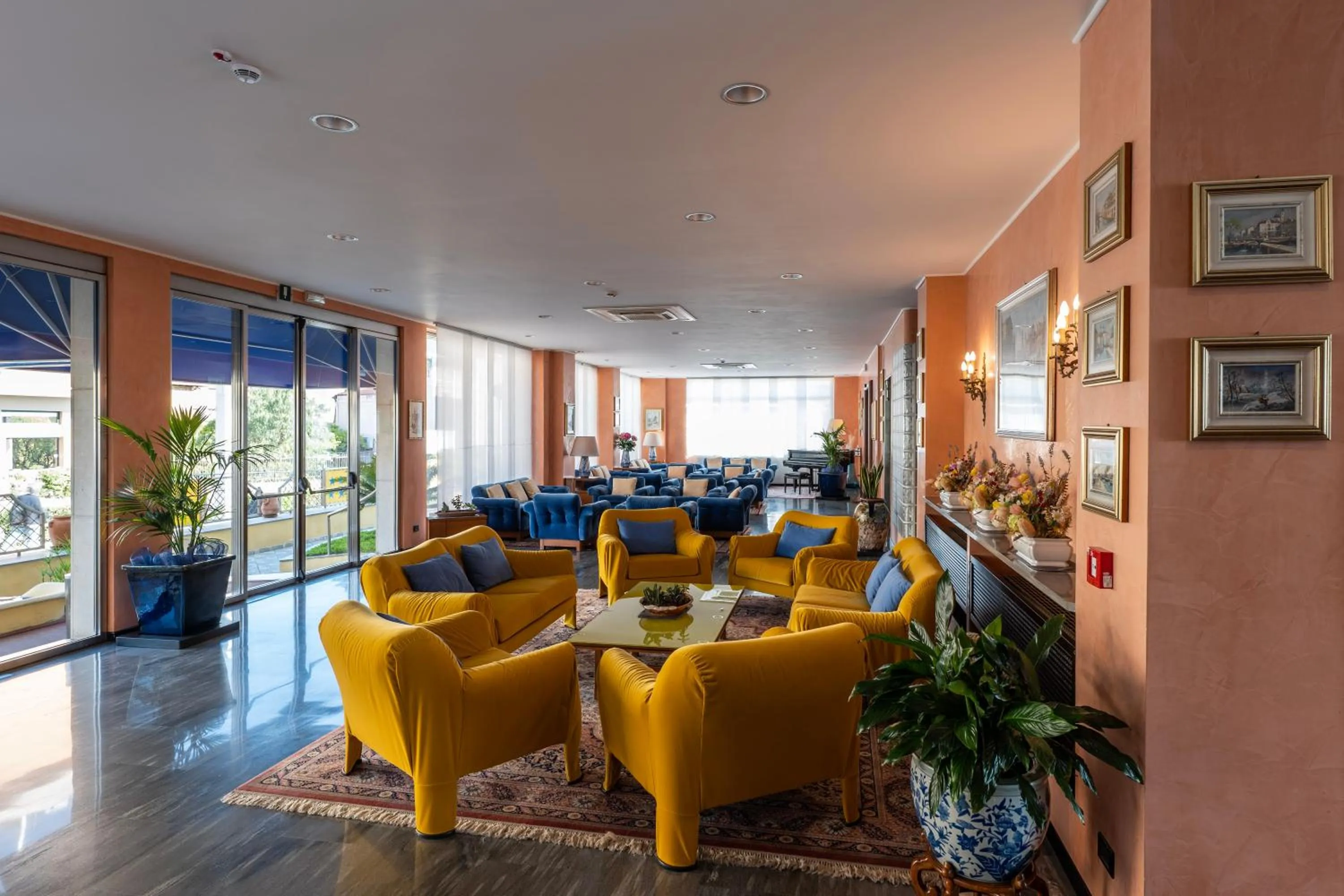 Living room in Hotel Bellevue Et Mediterranée