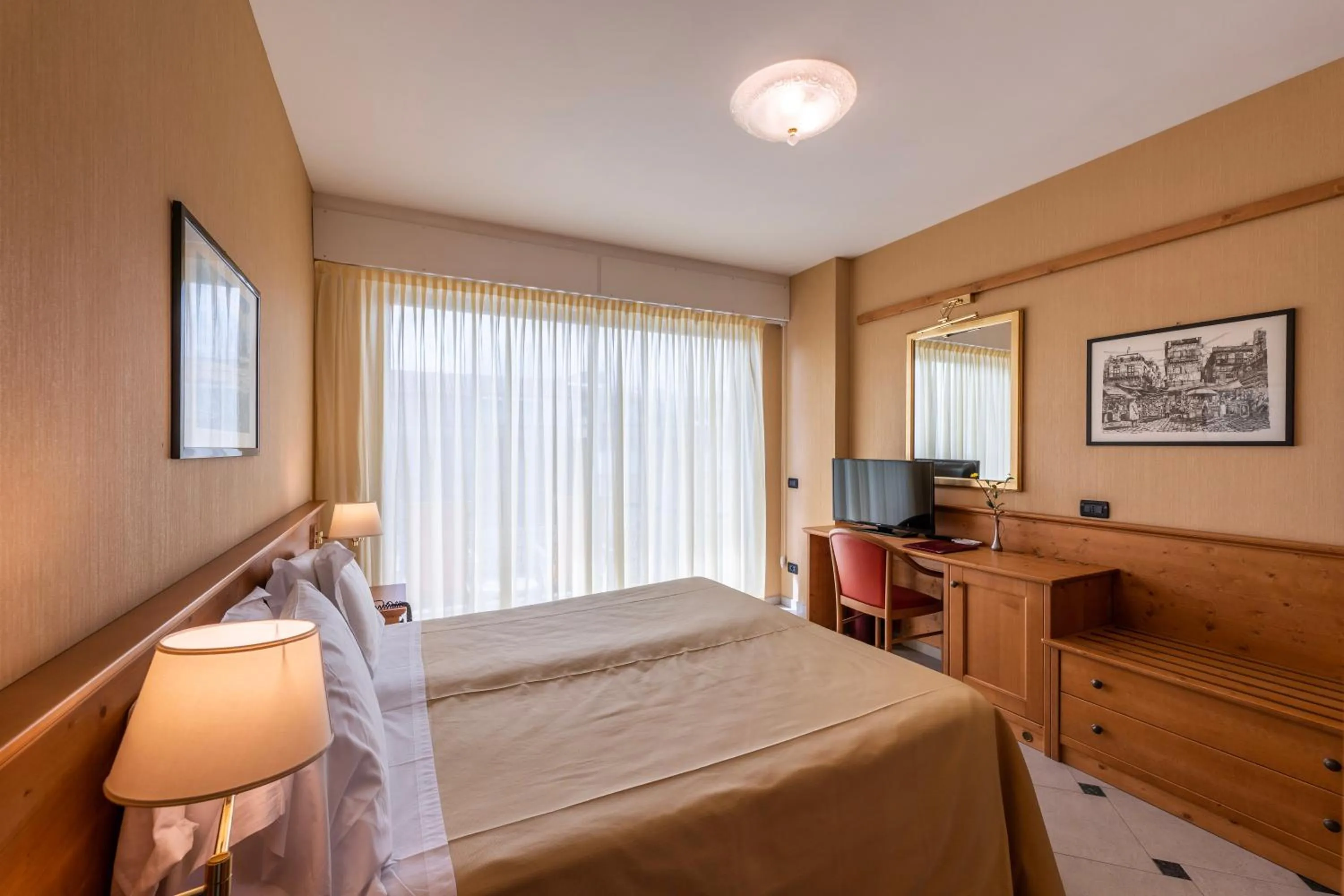 Bed in Hotel Bellevue Et Mediterranée