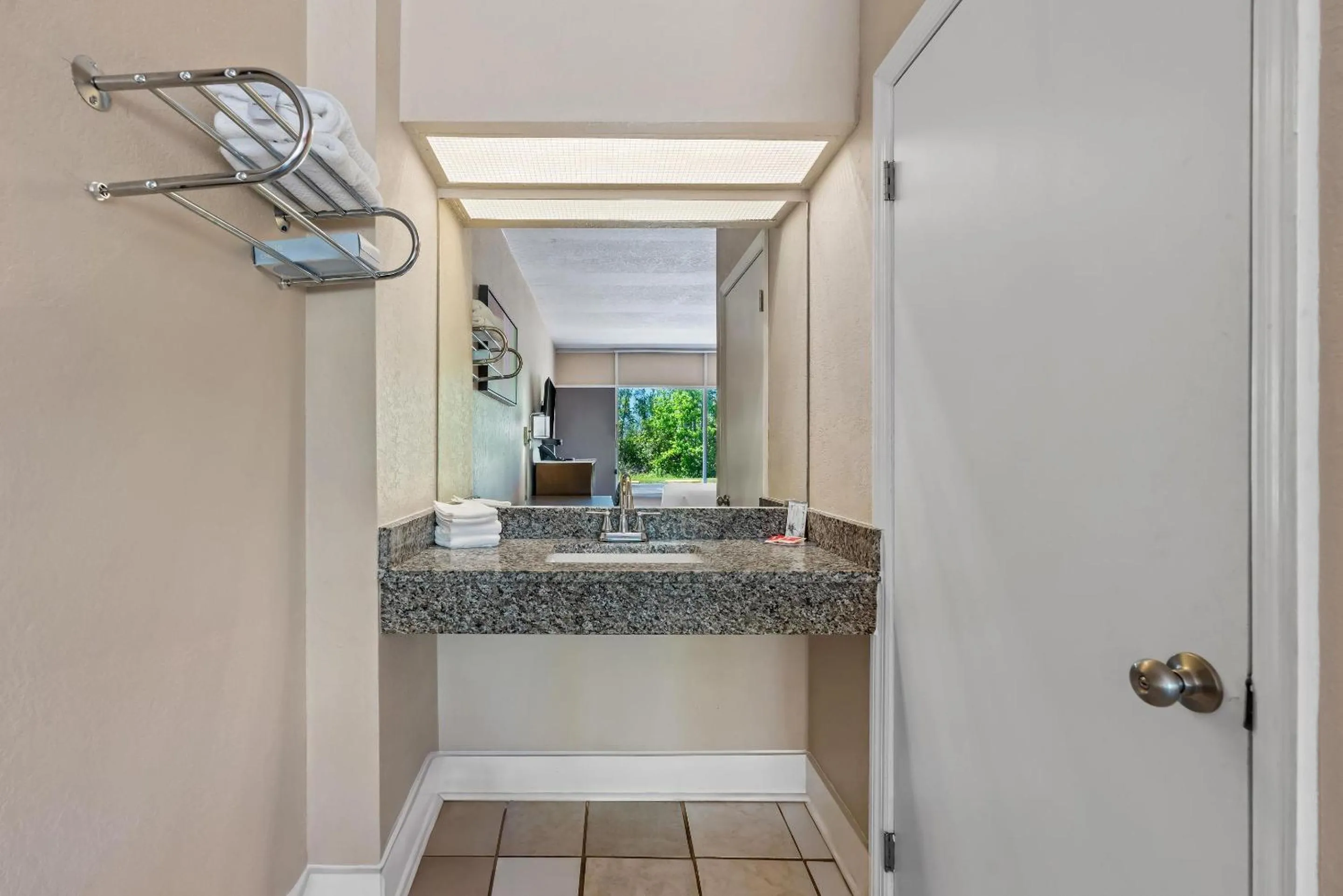 Bedroom in Econo Lodge