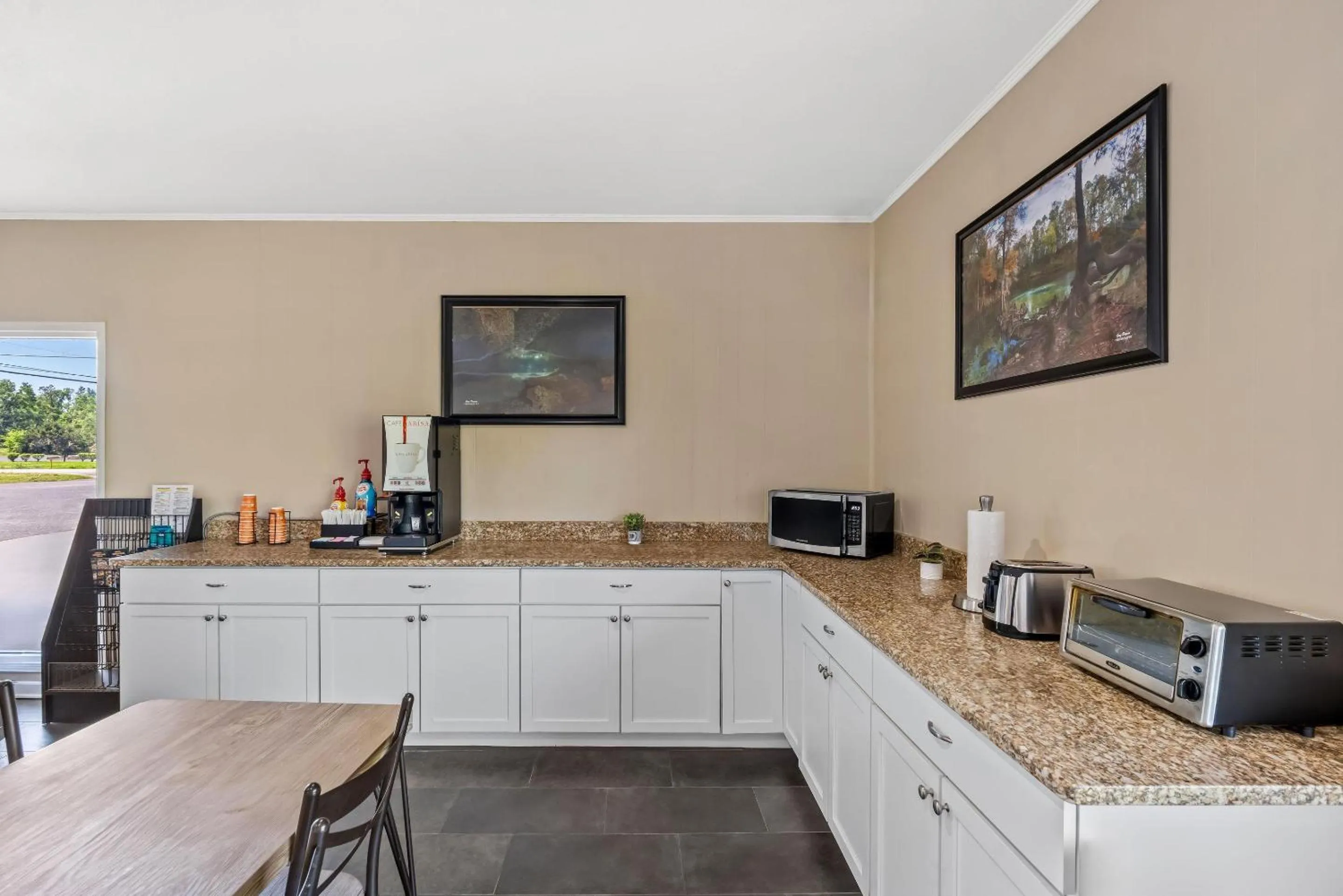 Breakfast in Econo Lodge