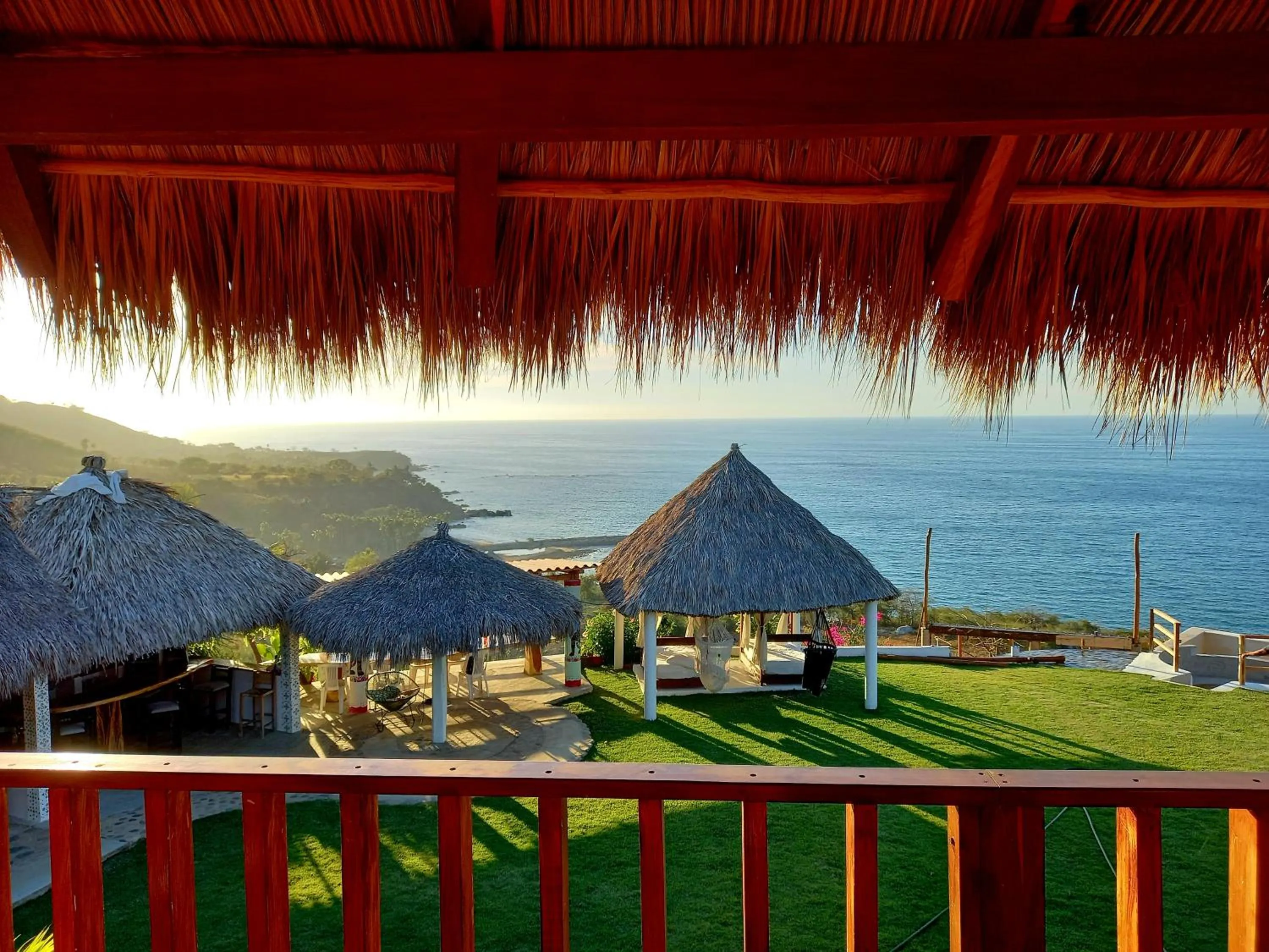 Treasure by the Sea Resort - Happy Hill