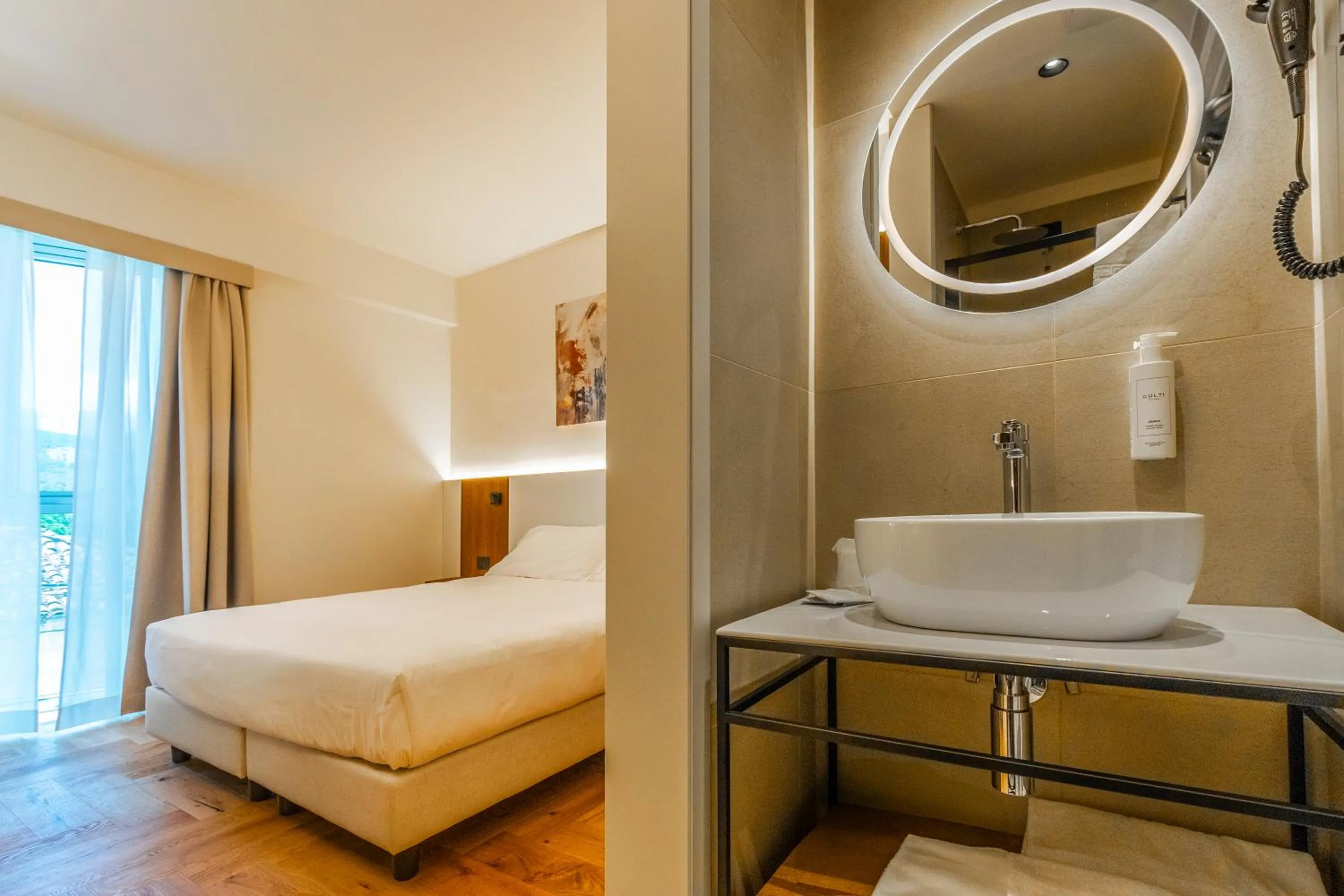 Bed in Madi city Hotel