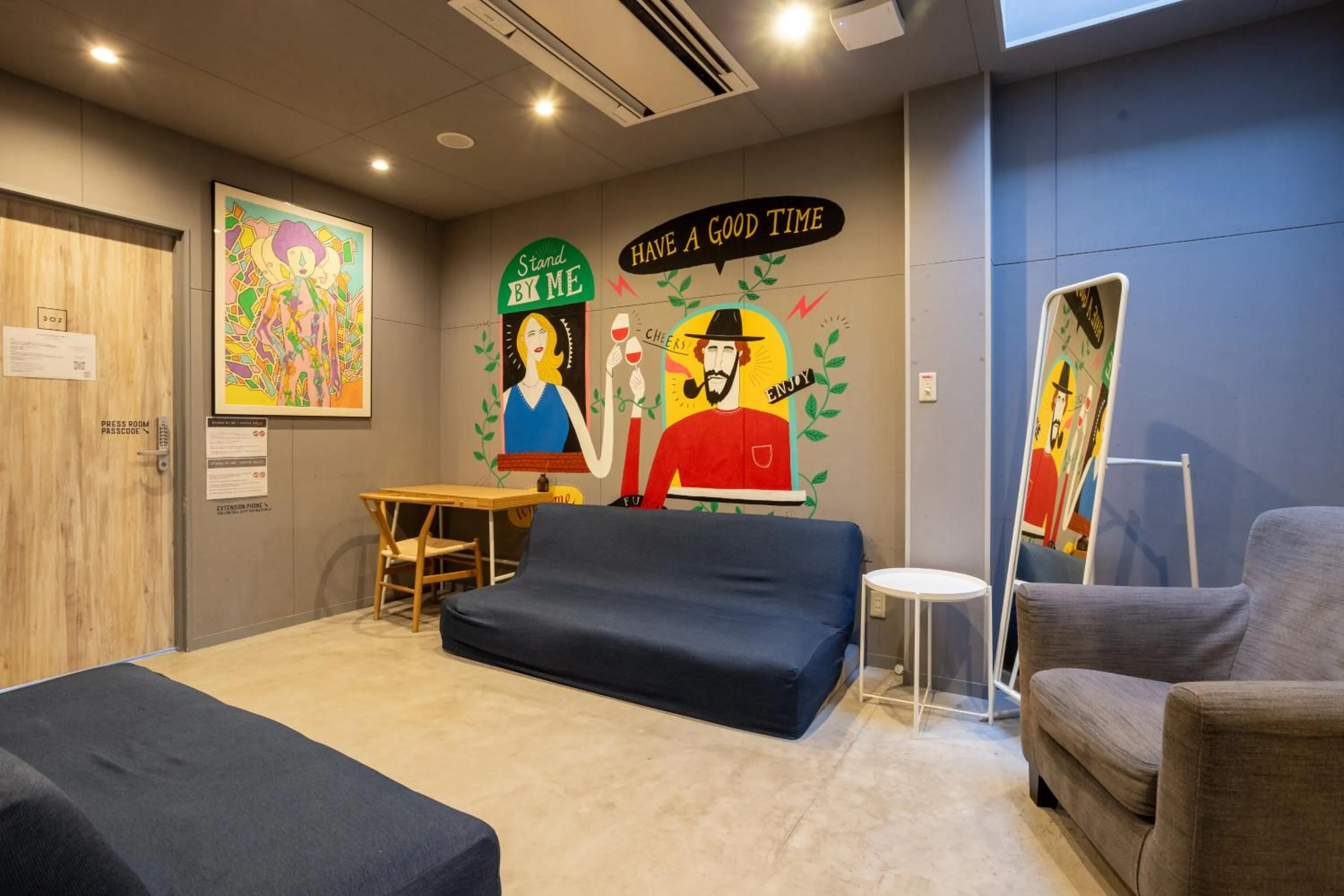 Living room in Hostel STAND BY ME