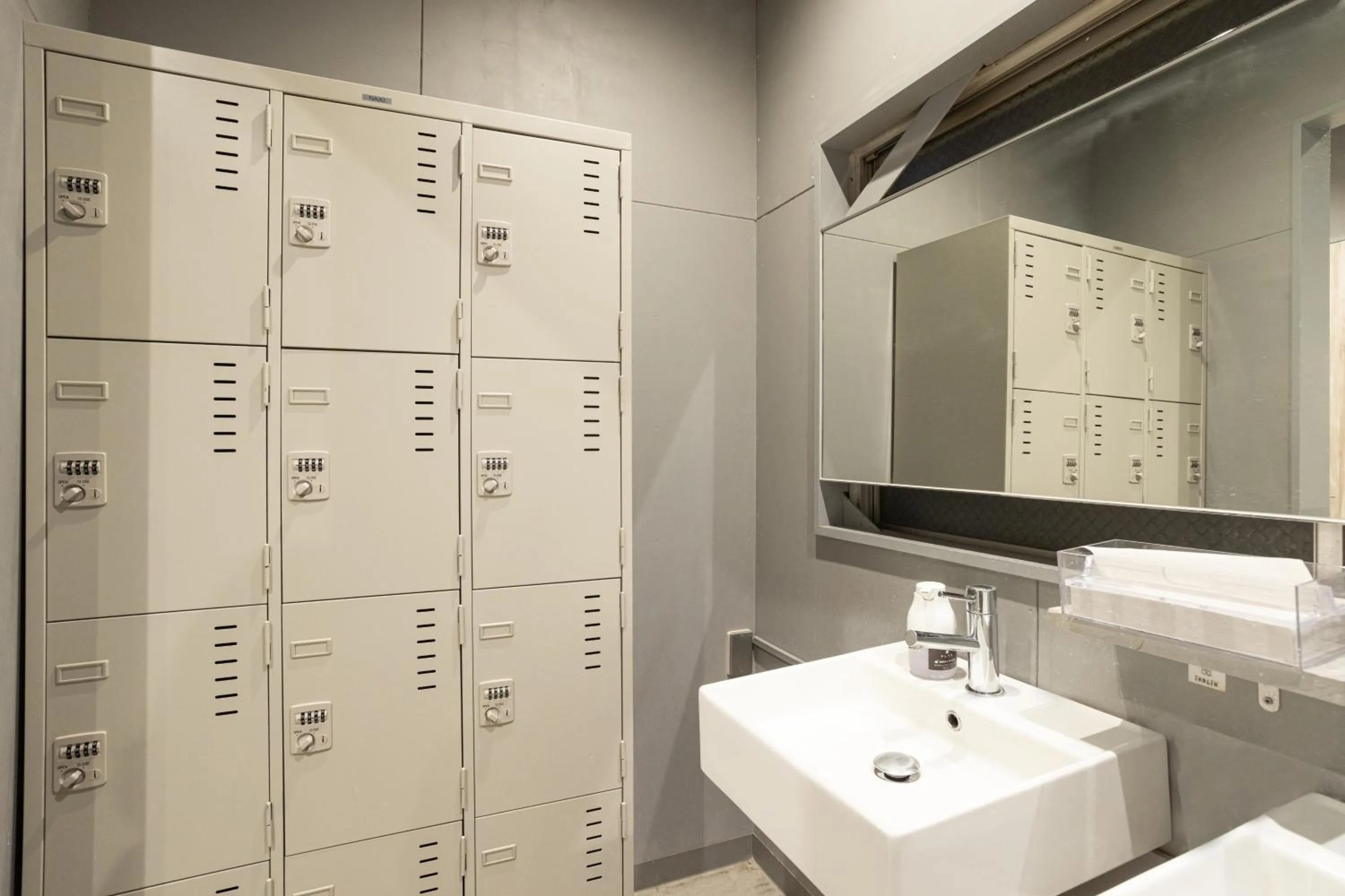 locker in Hostel STAND BY ME