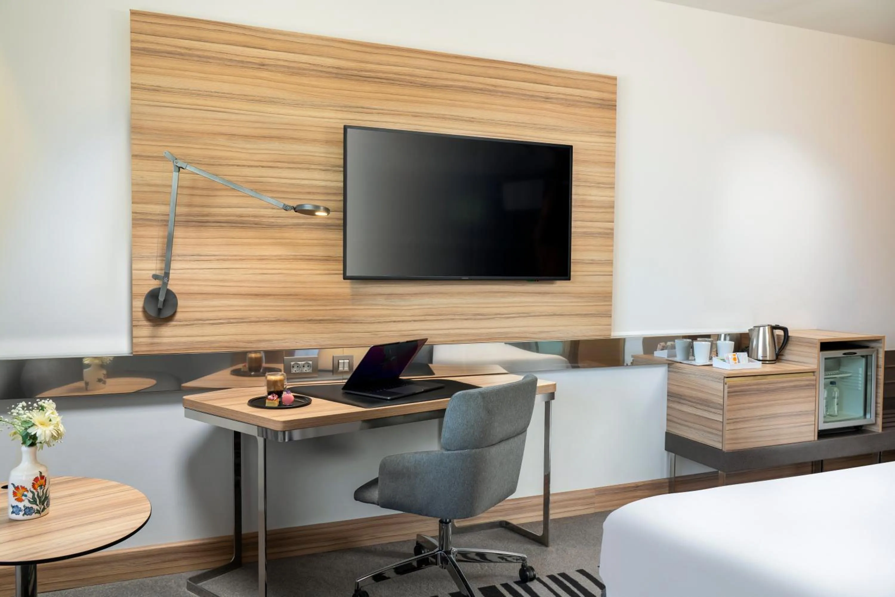 Photo of the whole room in Novotel Istanbul Zeytinburnu