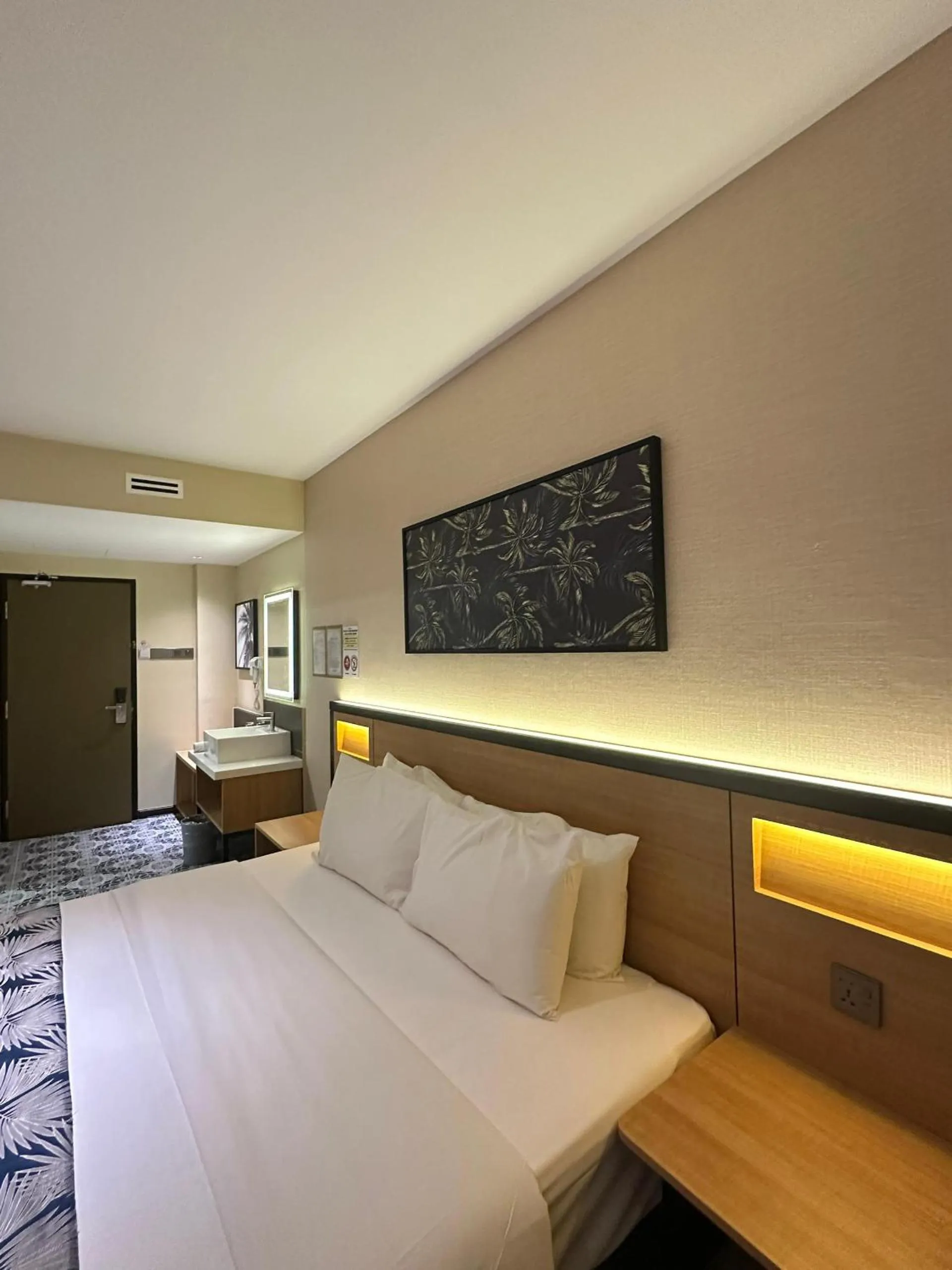 Deluxe King Room in NB HOTEL