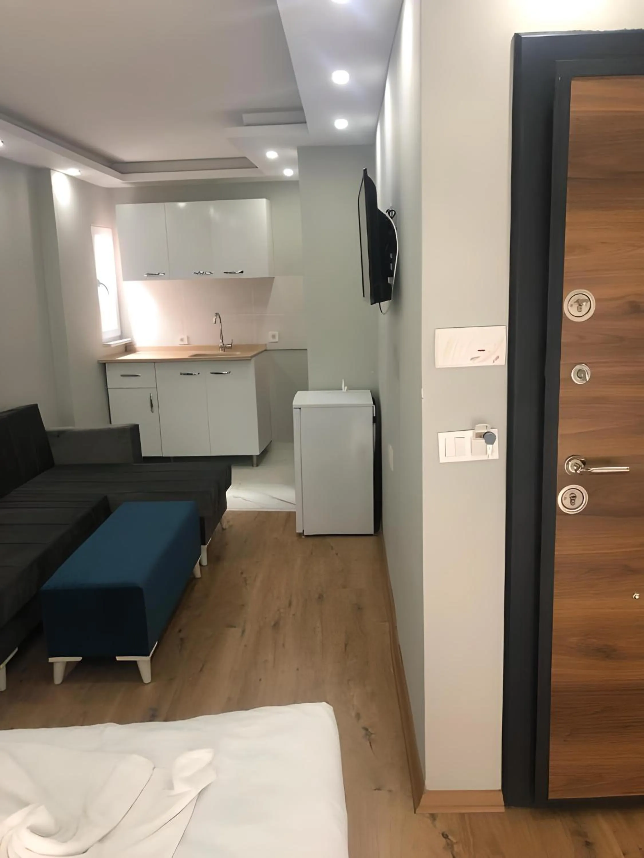 Kitchen or kitchenette in BLUE ROYAL HOTEL