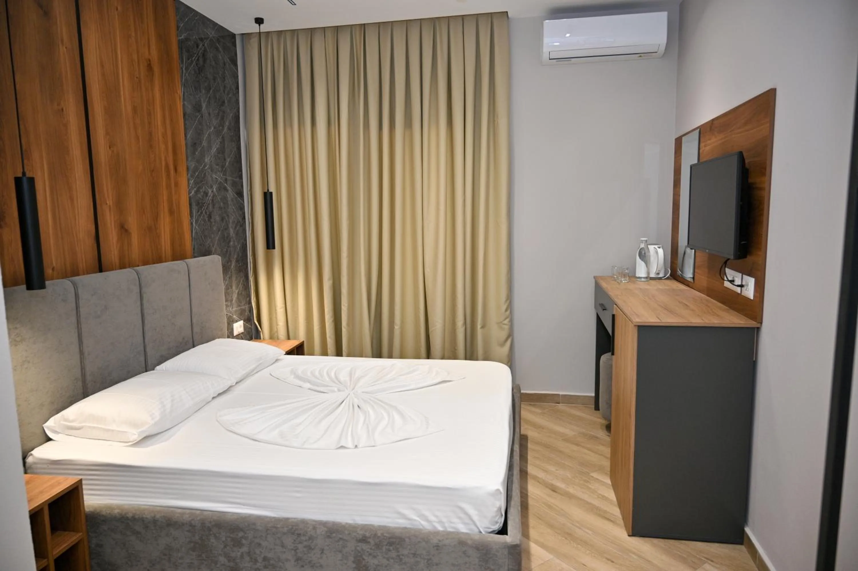 Bed in MondurO Hotel