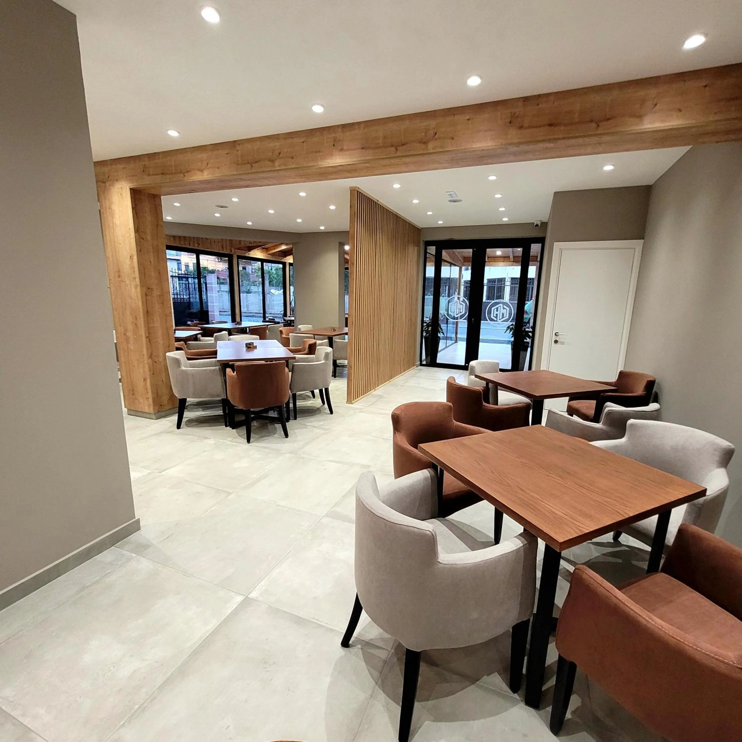 Dining area in MondurO Hotel