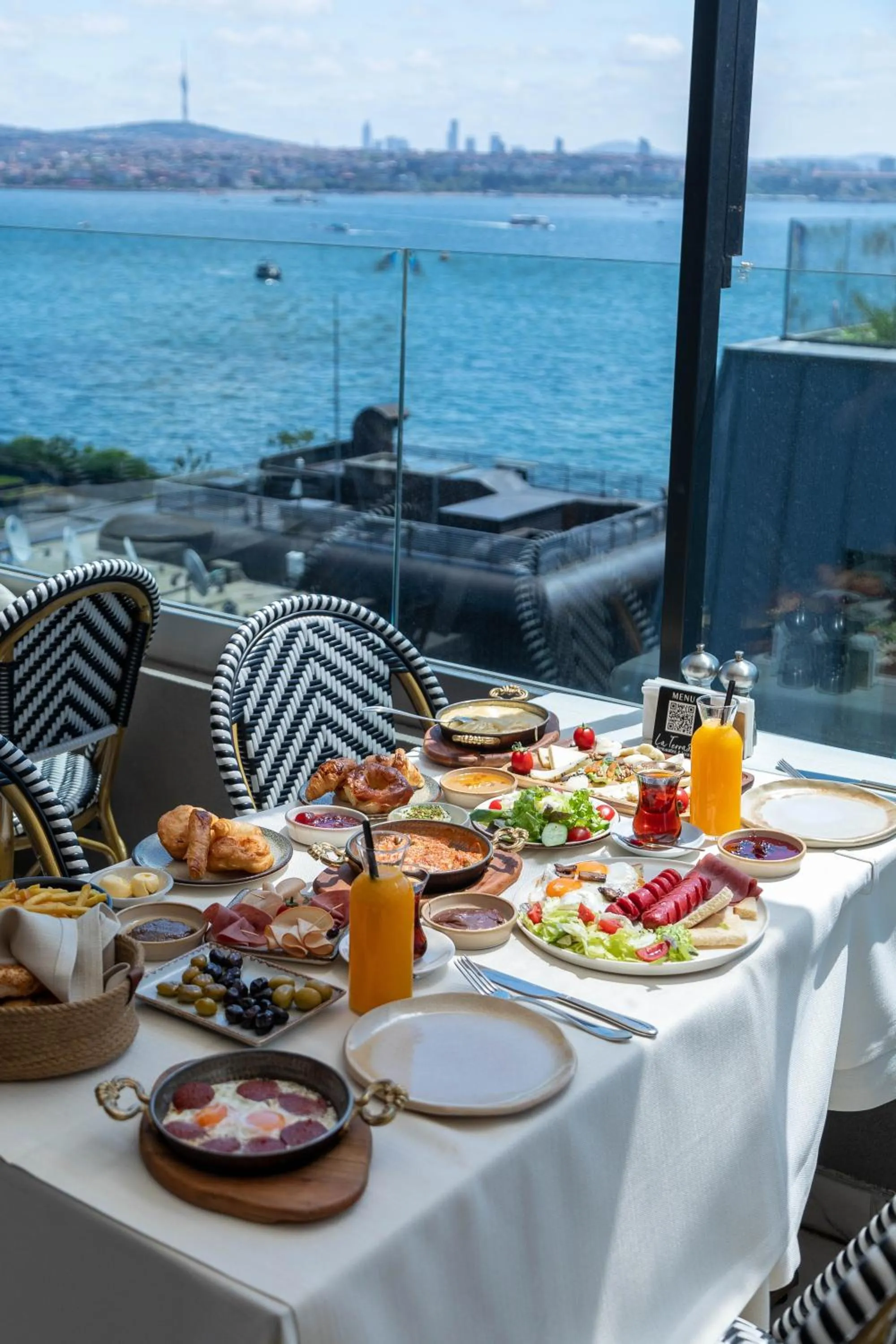Restaurant/places to eat in Hotel De Reve Galata-Special Class