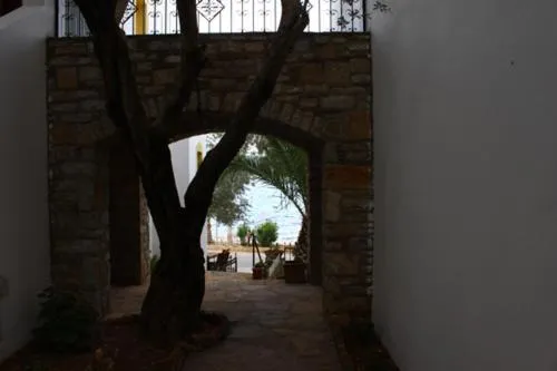 Day in Omar Hotel & Suites