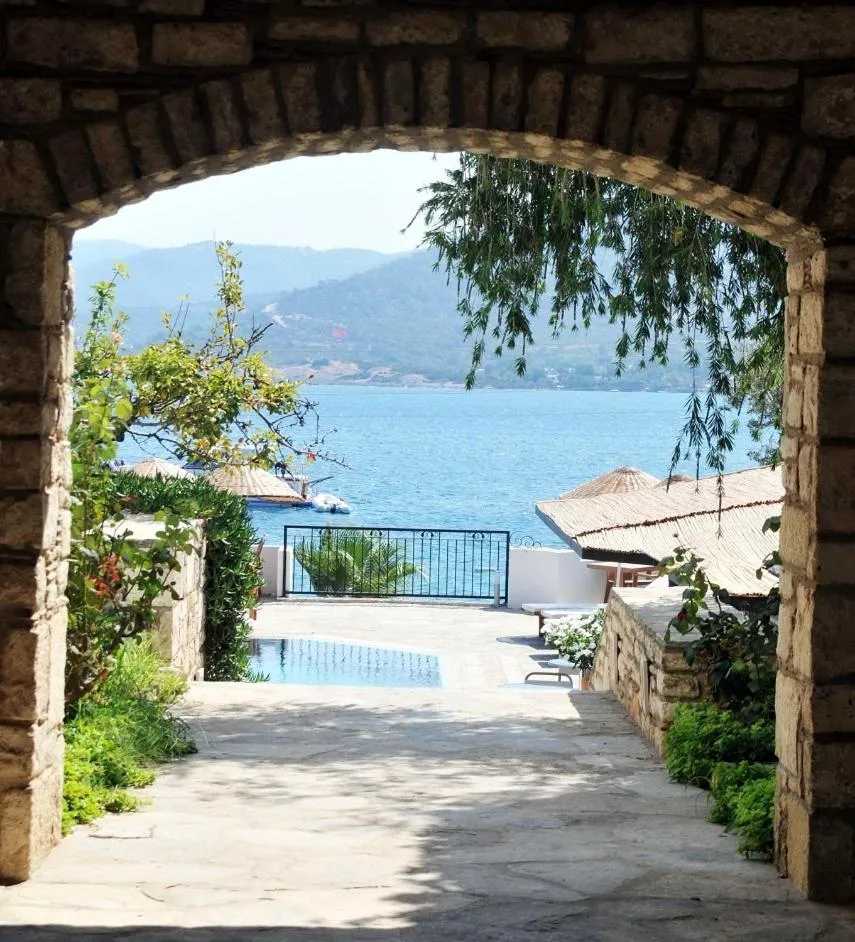 Day in Omar Hotel & Suites