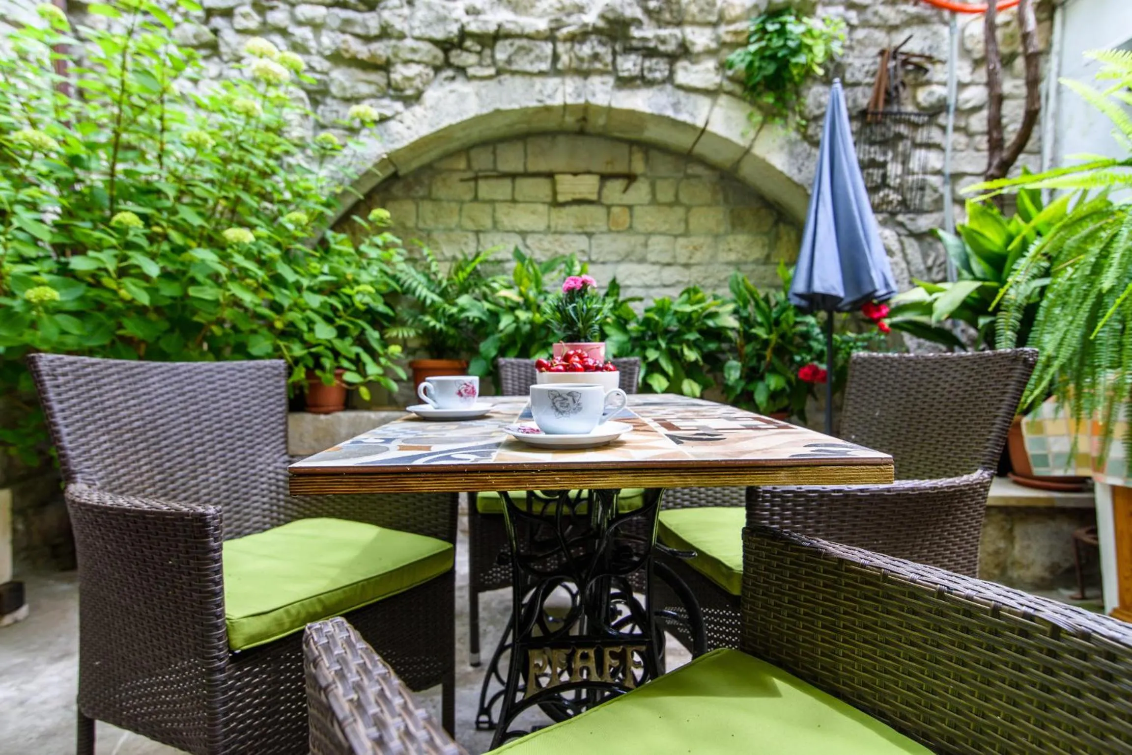 Patio in Studio Terrace Borgoforte