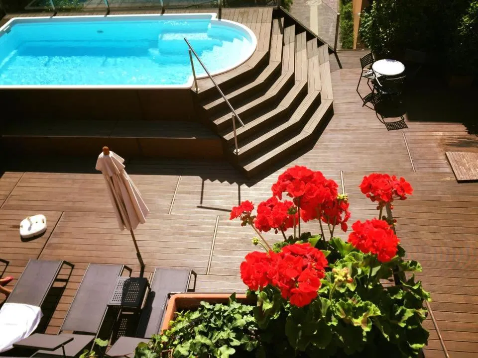 Swimming pool in Hotel Dolomiti