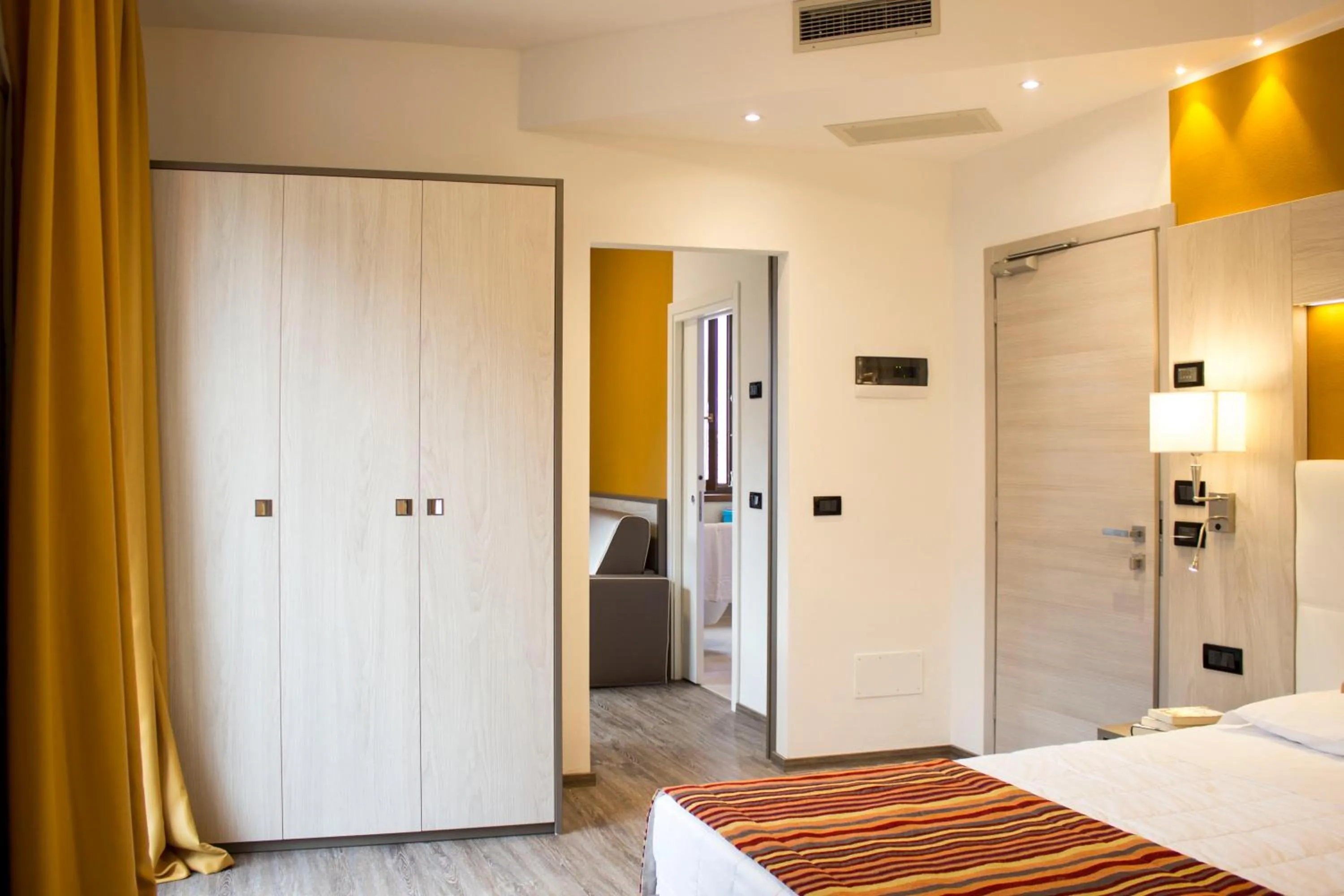 Photo of the whole room, Bed in Hotel Dolomiti