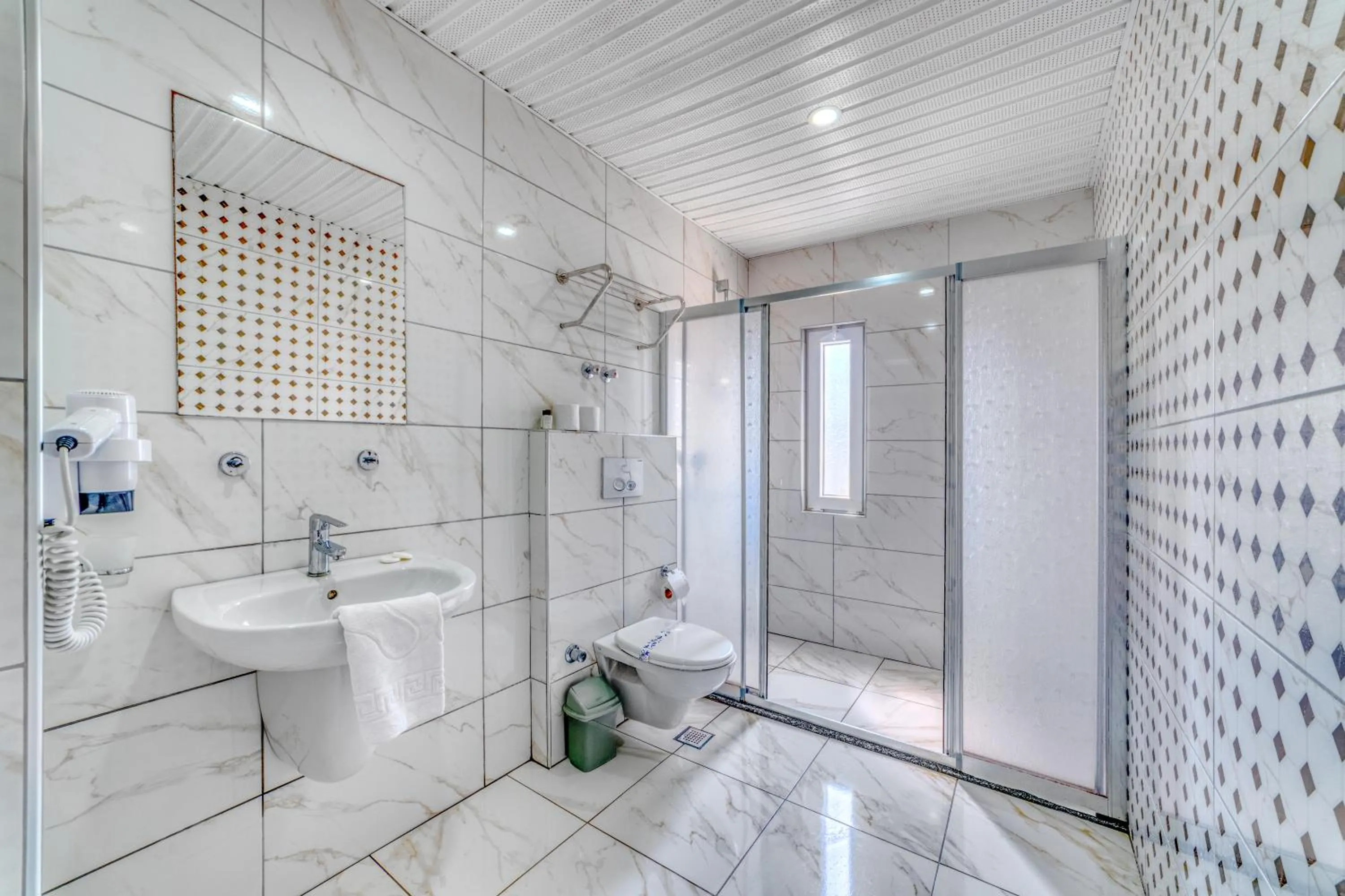 Toilet in Cleopatra Ada Apart