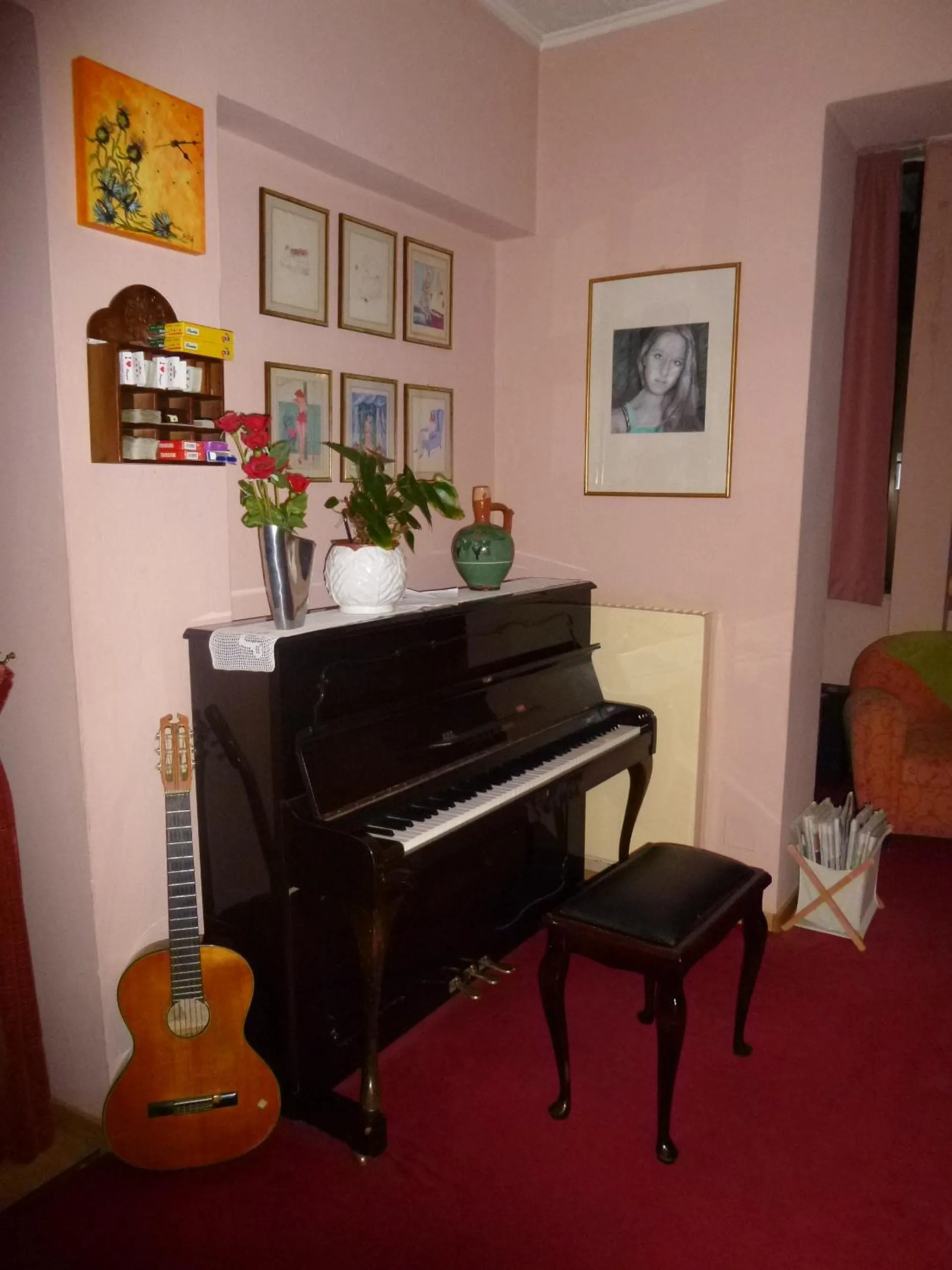 Communal lounge/ TV room in Hotel Park Oasi