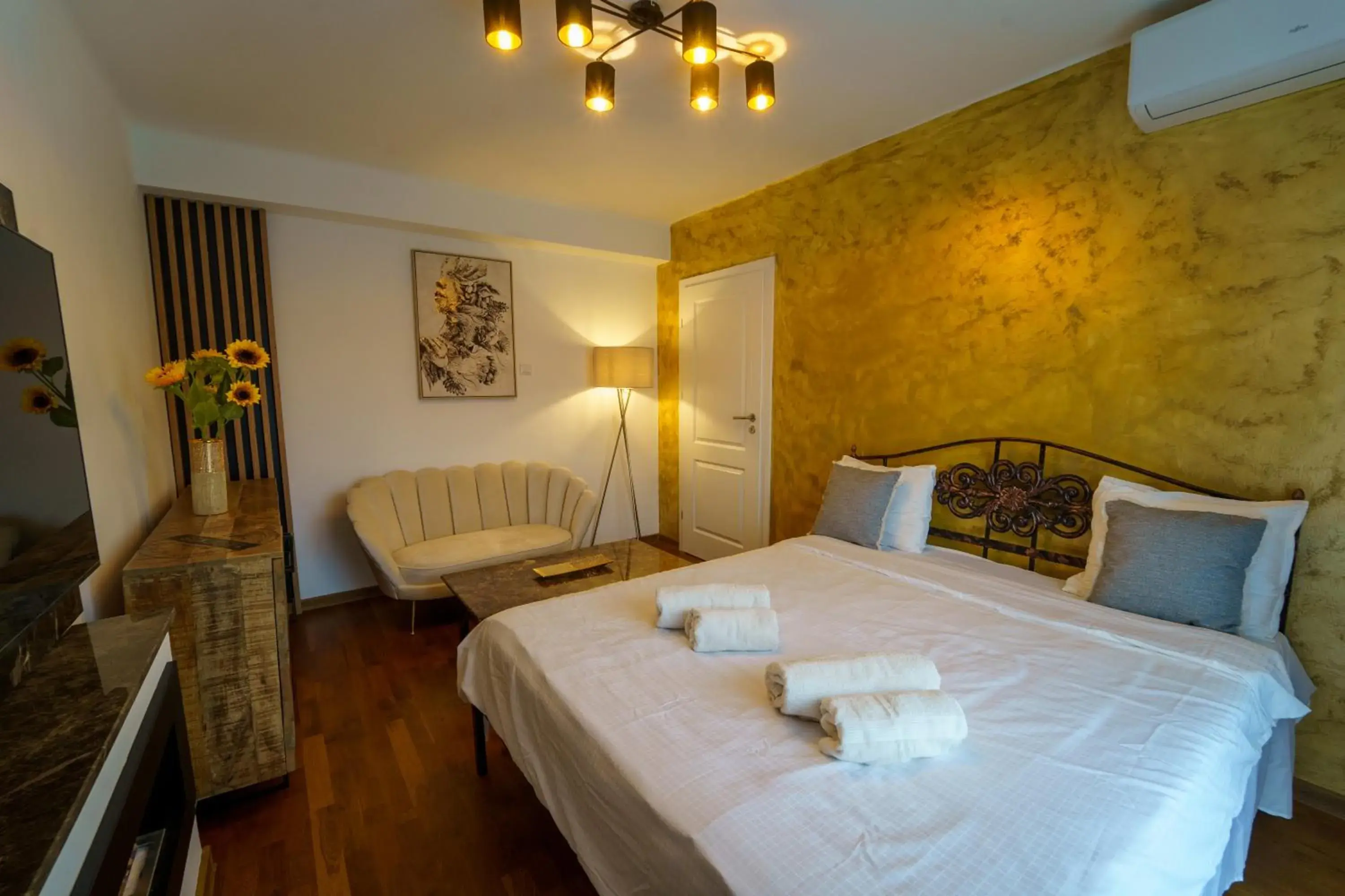 Two-Bedroom Apartment - single occupancy in Main square 5 star luxury apartment with view Two-Bedroom Apartment - single occupancy in Main square 5 star luxury apartment with view