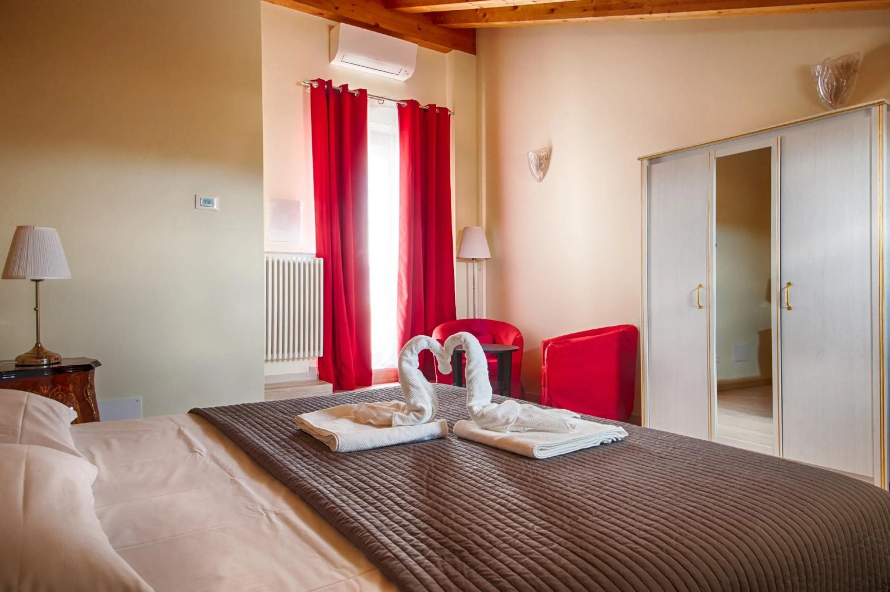 Bedroom, Bed in Lady Verona Residence