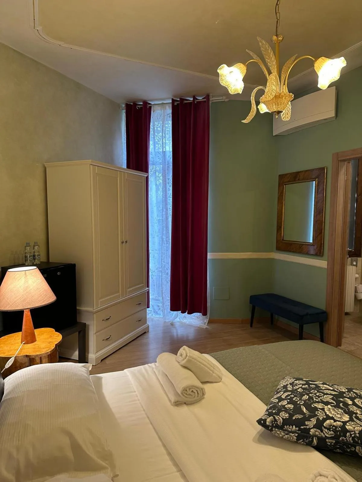 Bedroom, Bed in Lady Verona Residence