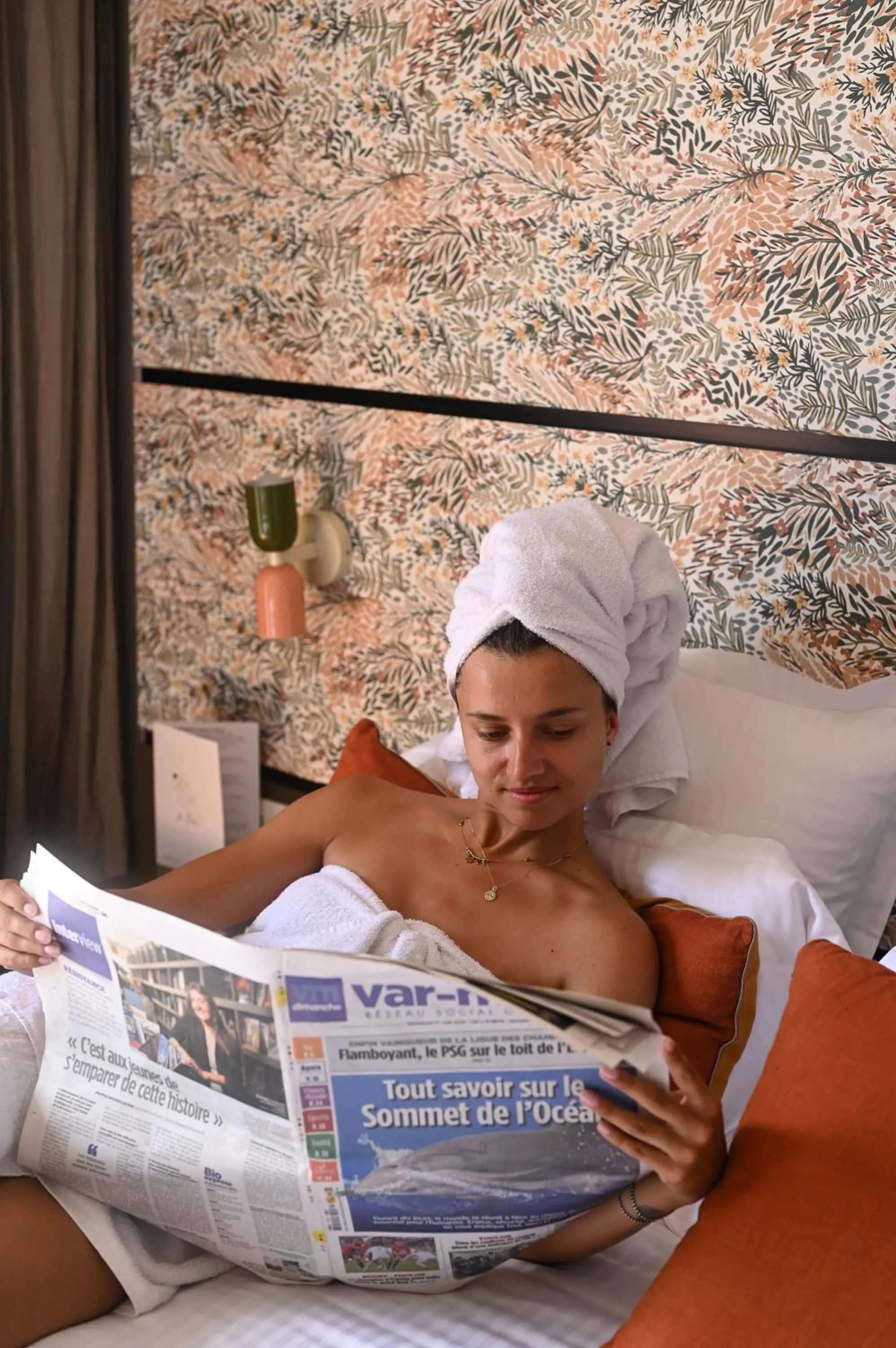 People in Hôtel Bor