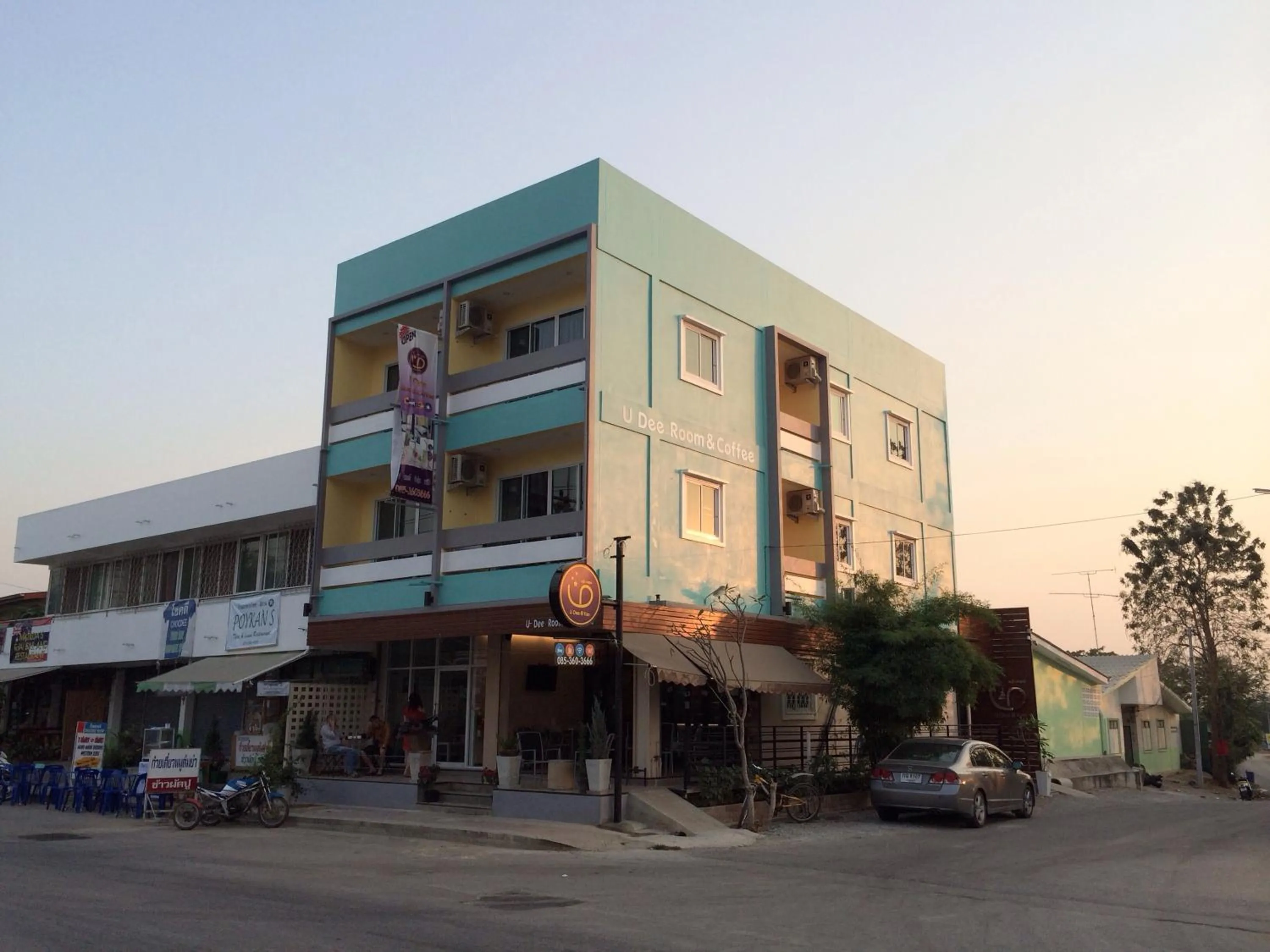 U Dee Room and Coffee