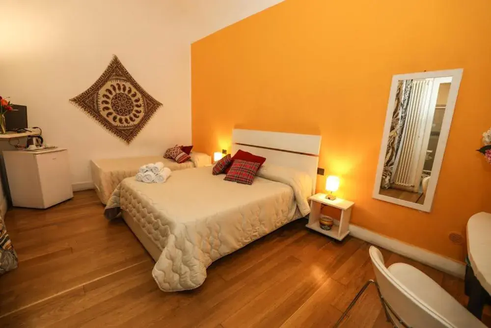 Triple Room in Ai Tintori Triple Room in Ai Tintori