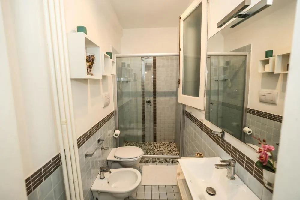 Shower in Ai Tintori