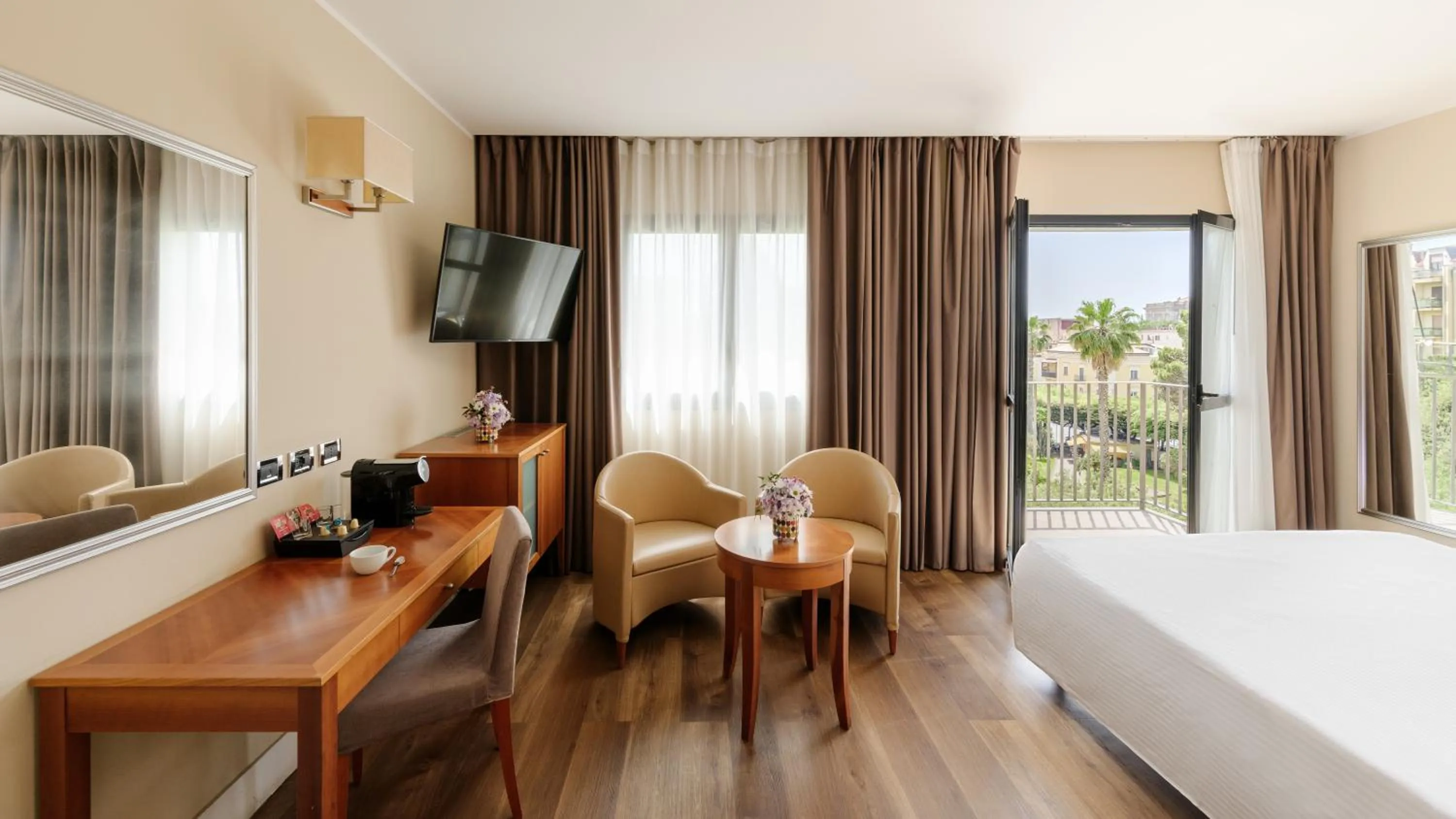 Bed in Hotel dei Cavalieri Caserta - La Reggia