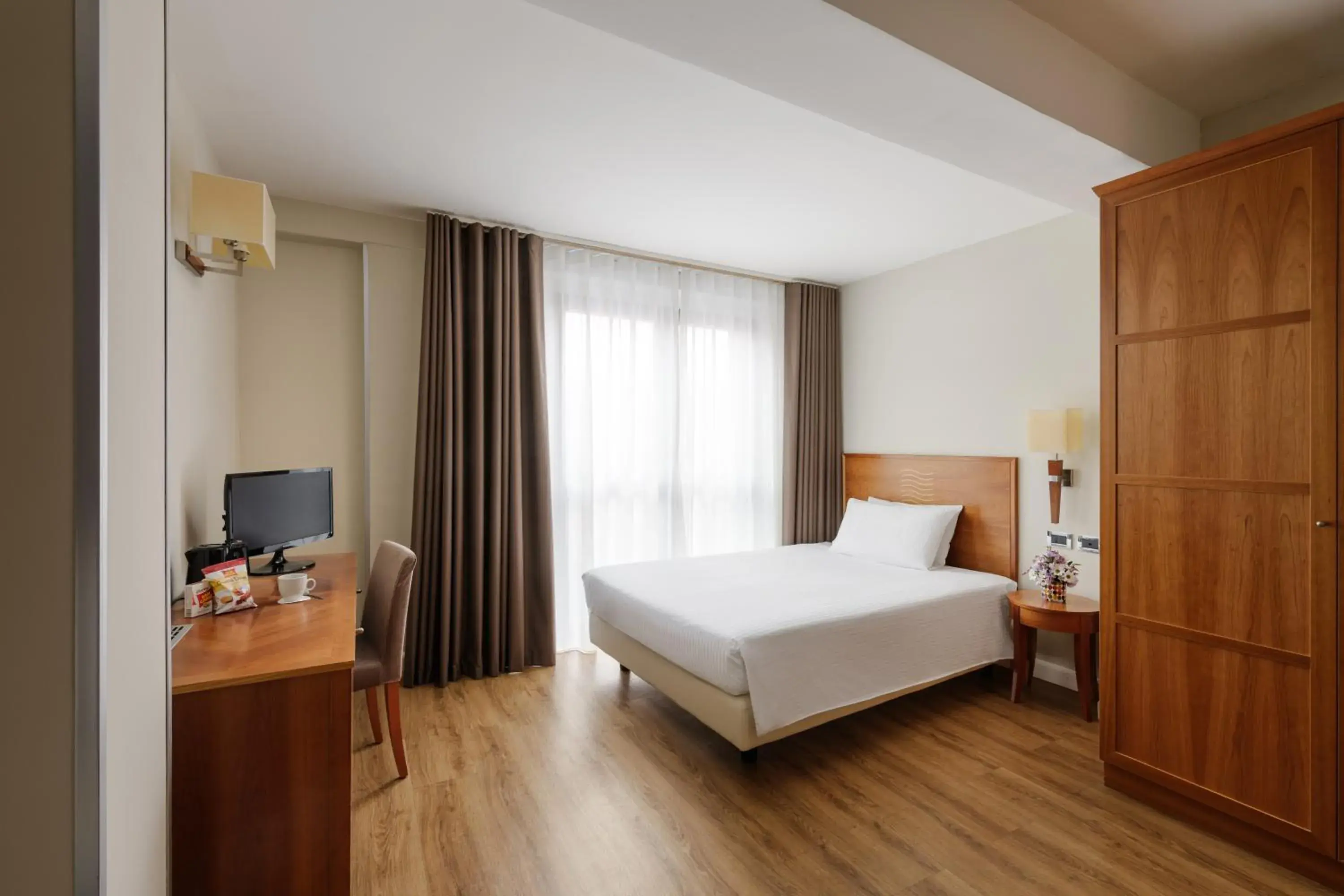 Single Room With French Bed in Hotel dei Cavalieri Caserta - La Reggia Single Room With French Bed in Hotel dei Cavalieri Caserta - La Reggia