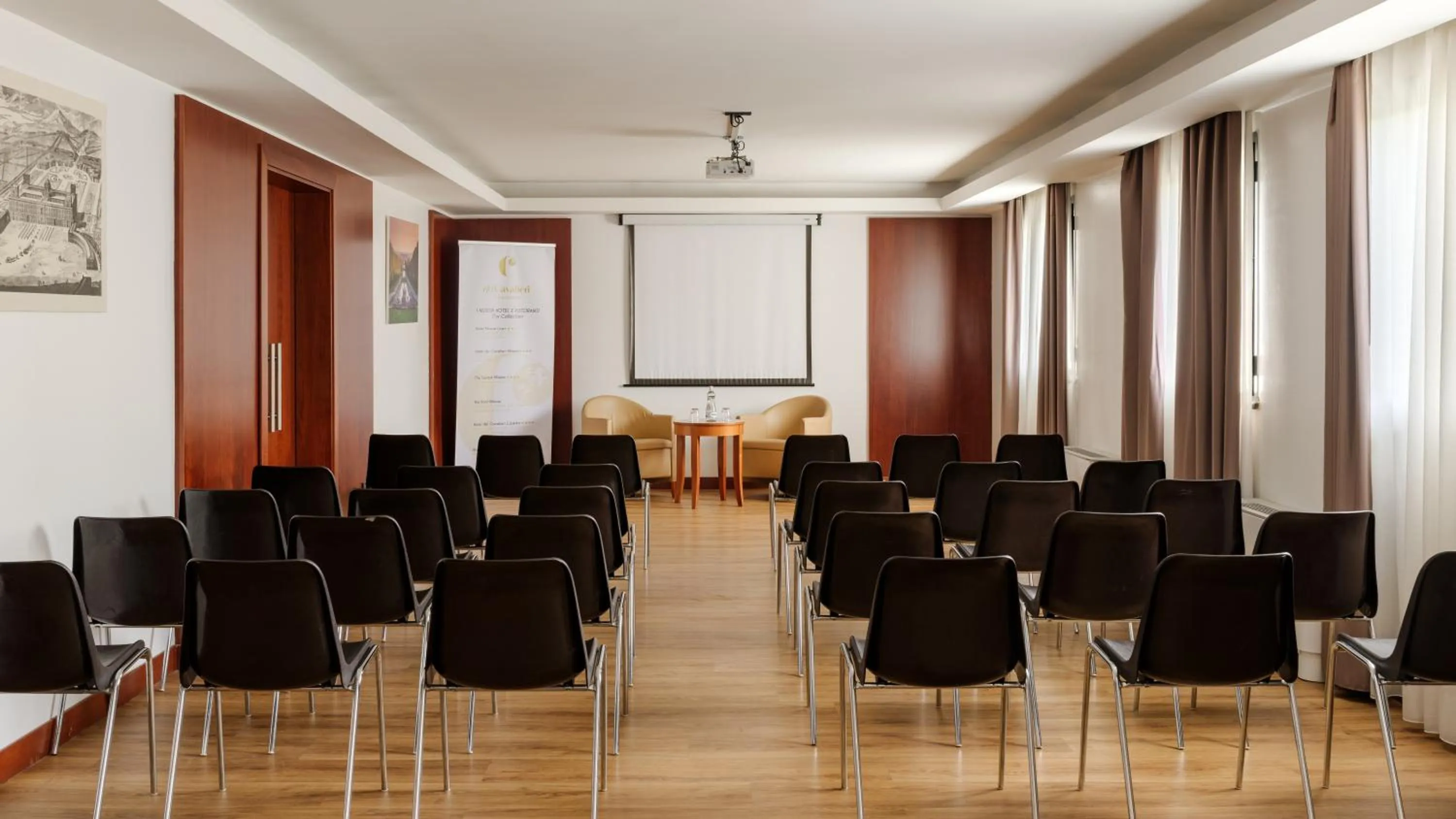 Meeting/conference room in Hotel dei Cavalieri Caserta - La Reggia