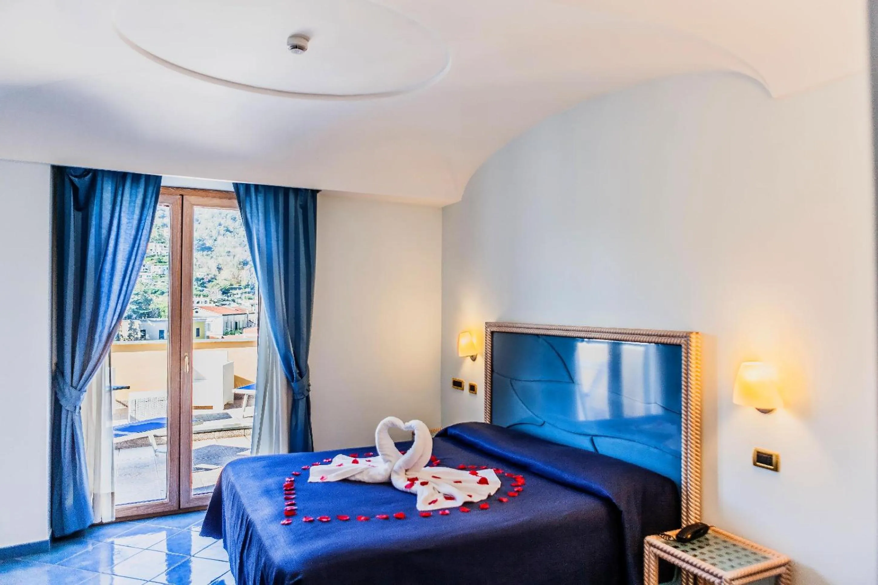 Bed in Aragona Palace Hotel & Spa