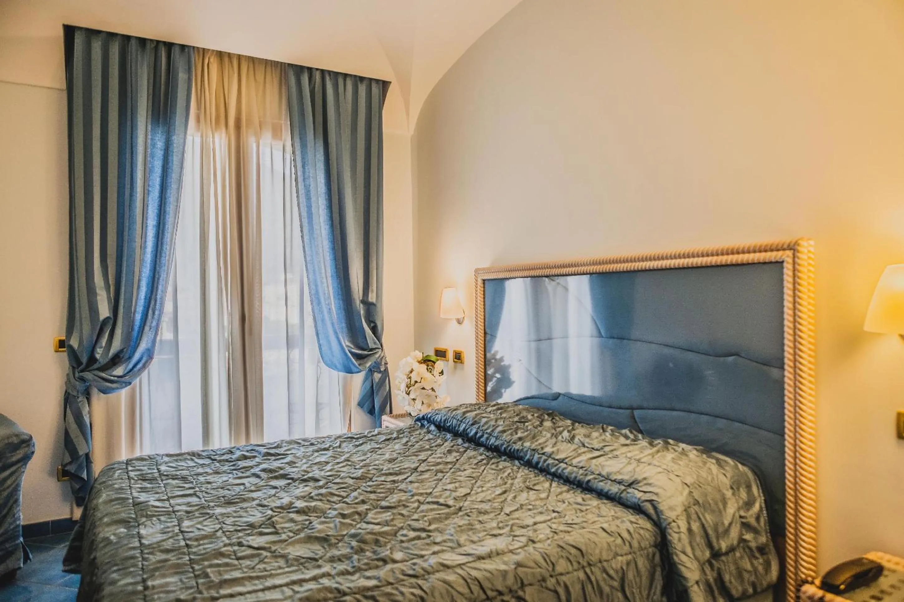 Bed in Aragona Palace Hotel & Spa