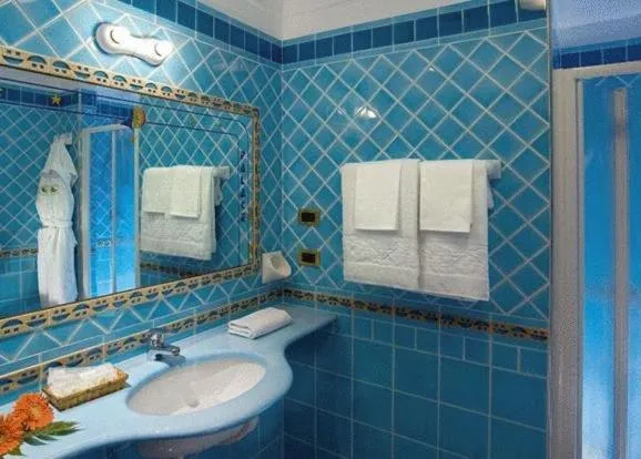 Bathroom in Aragona Palace Hotel & Spa