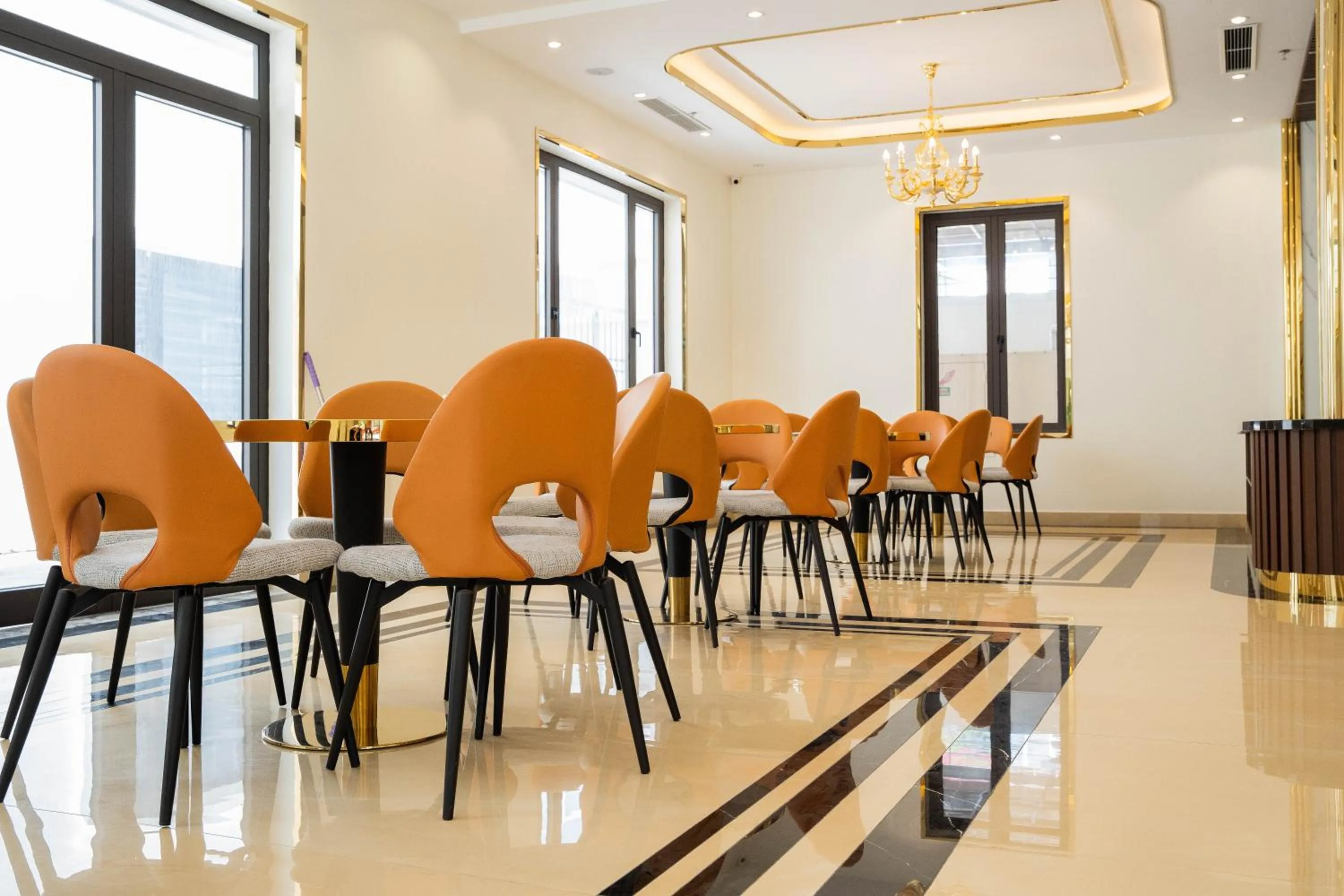 Restaurant/places to eat in Harmony HaLong Hotel