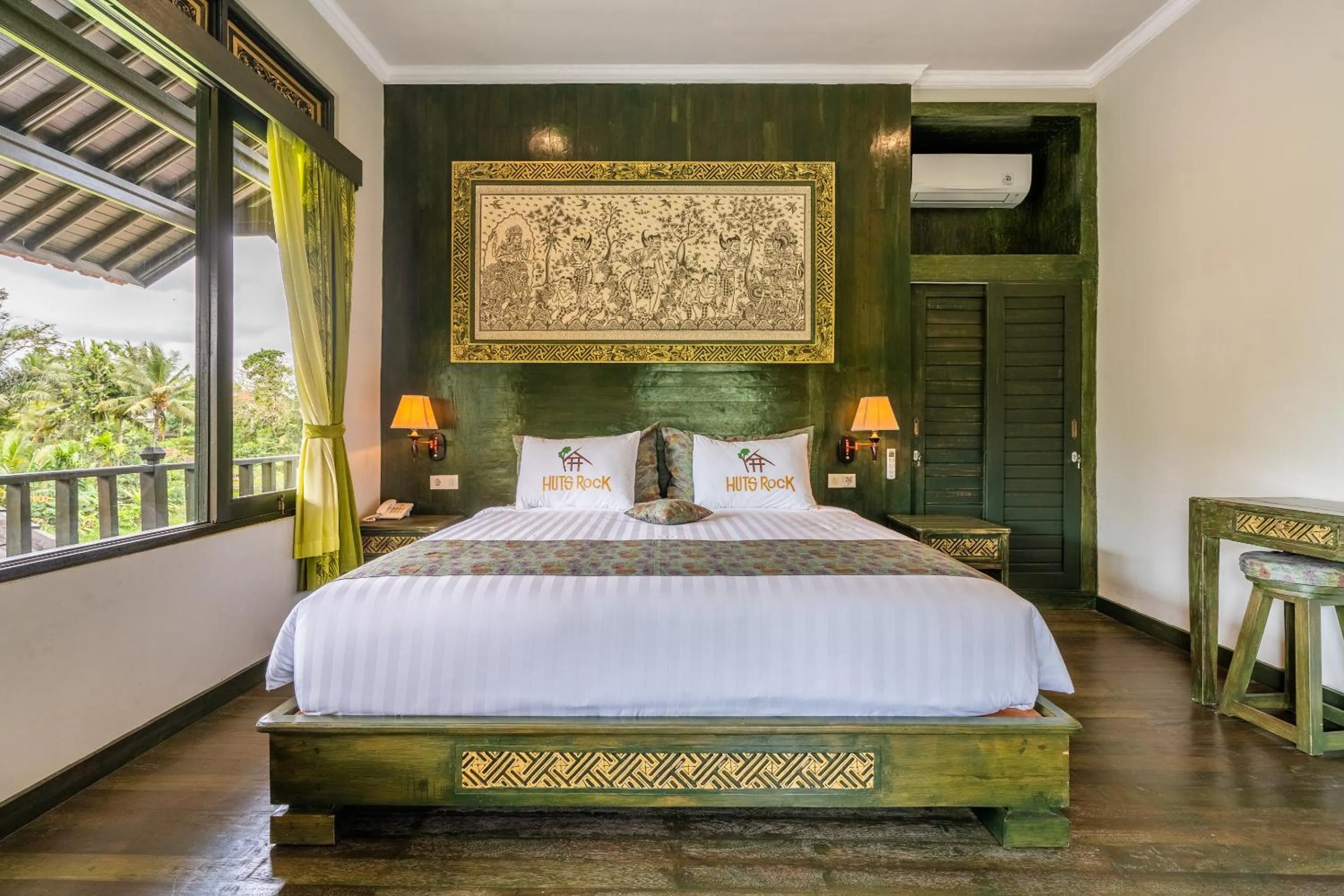 Bed in Huts Rock Ubud