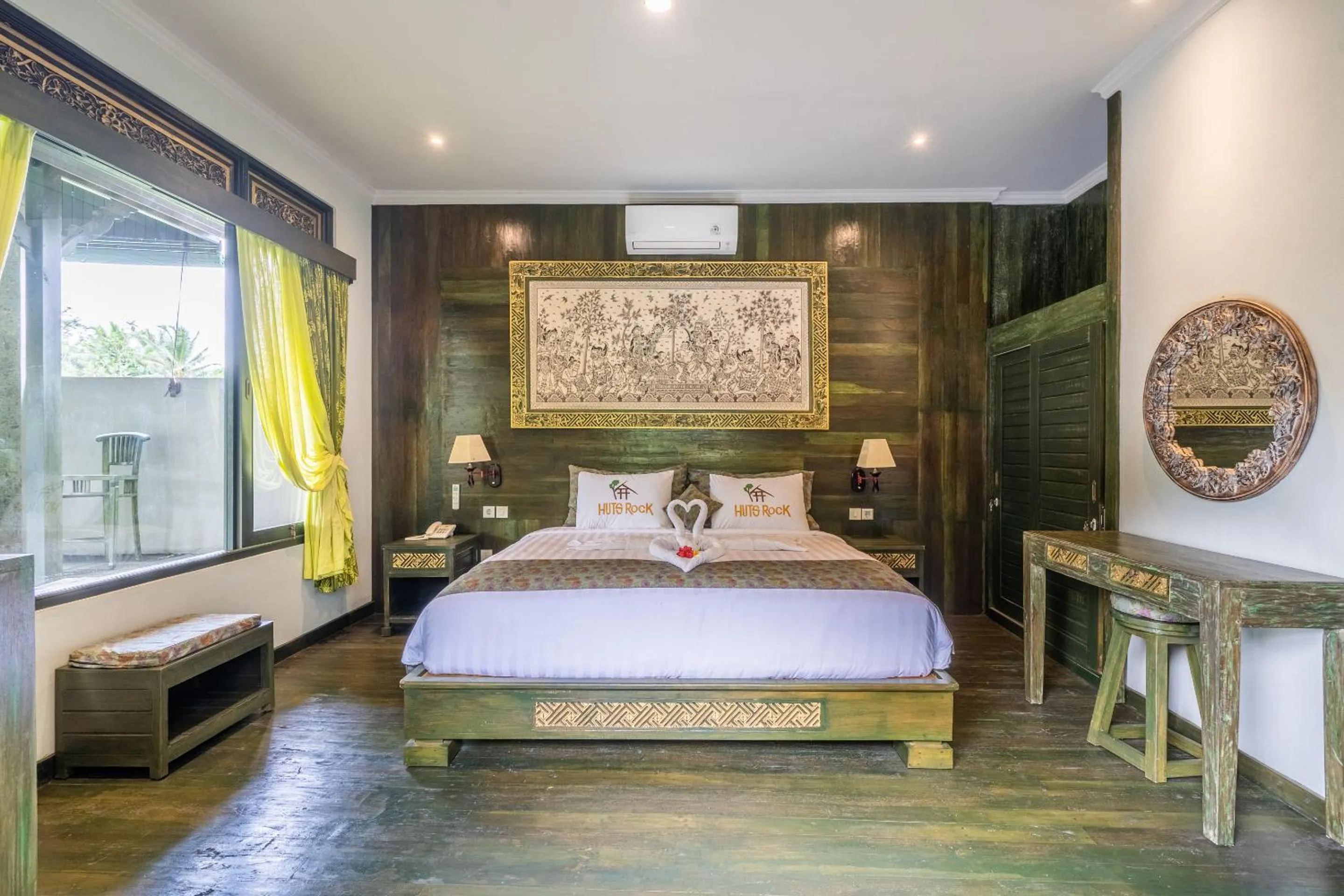 Bed in Huts Rock Ubud