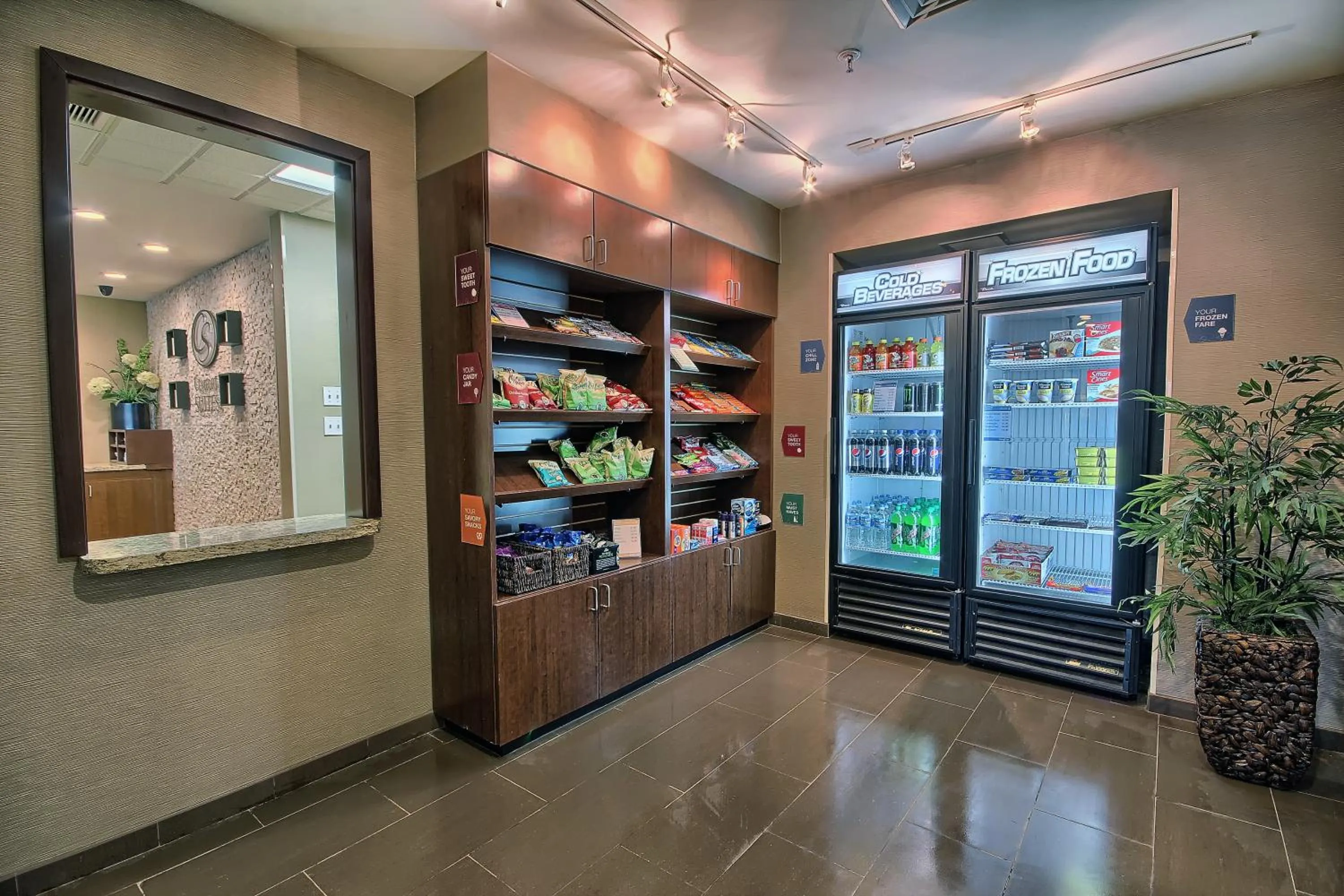 Food in Comfort Suites Marietta-Parkersburg