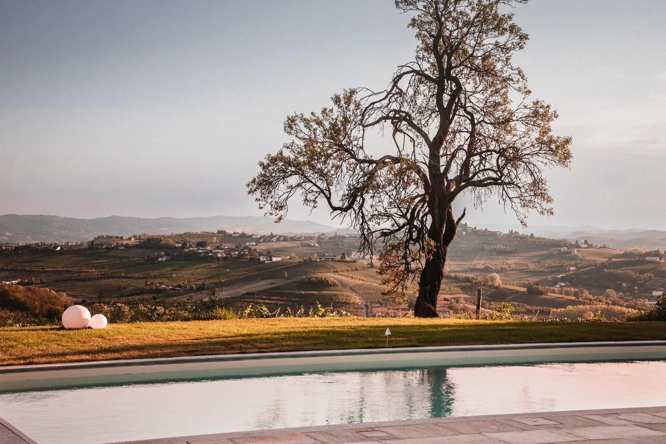 Swimming pool in Villa Vinory Bricco di Nizza