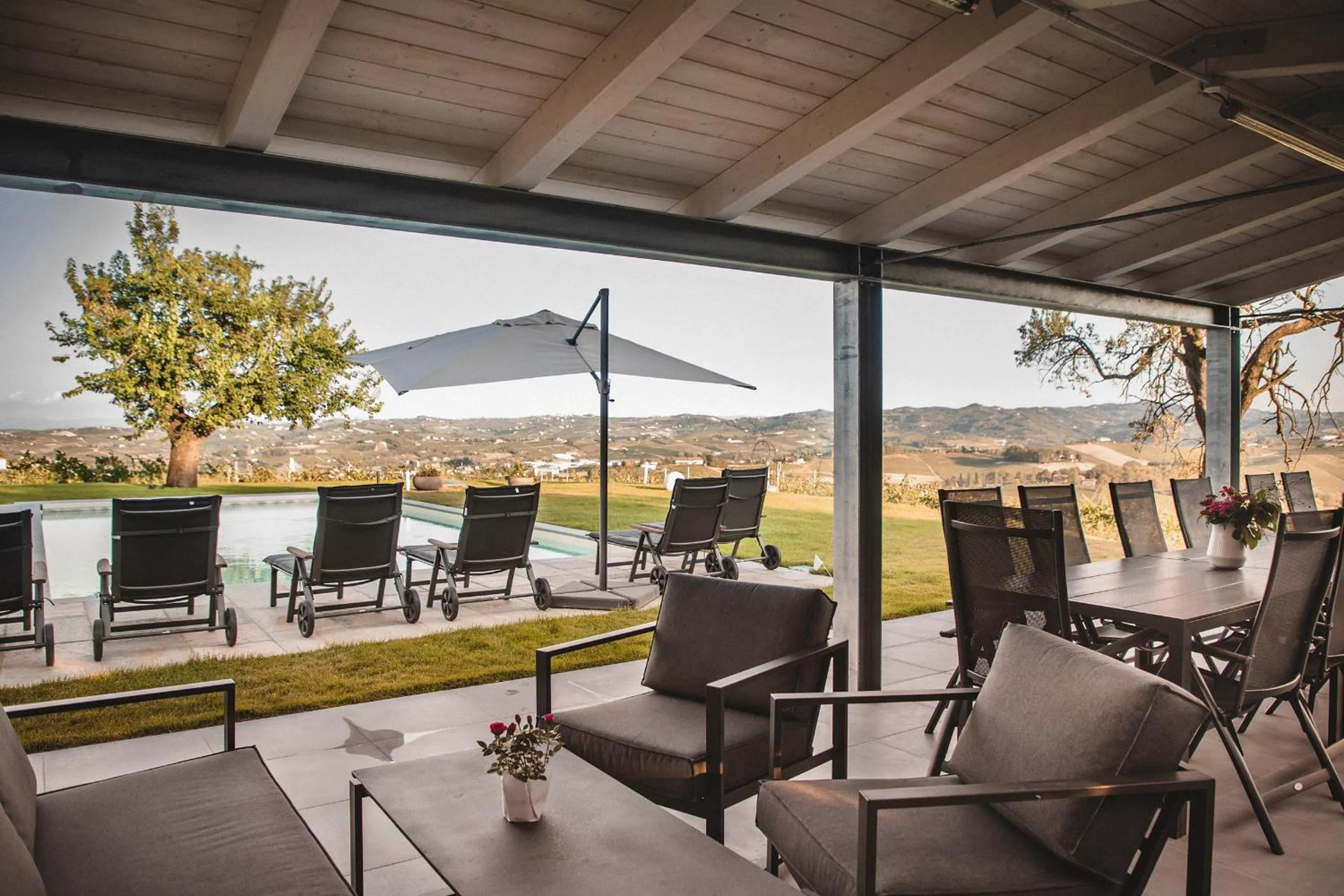 Swimming pool in Villa Vinory Bricco di Nizza