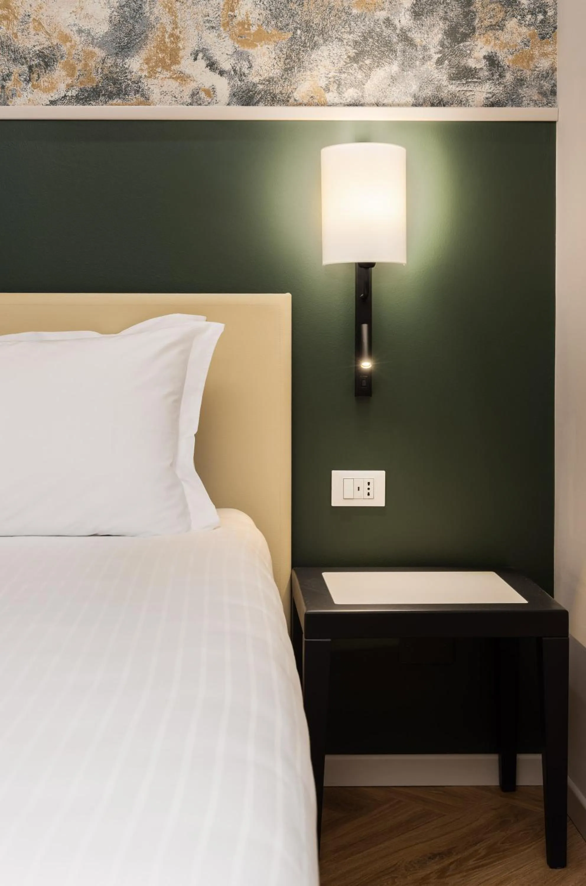 Bed in Crowne Plaza Padova by IHG