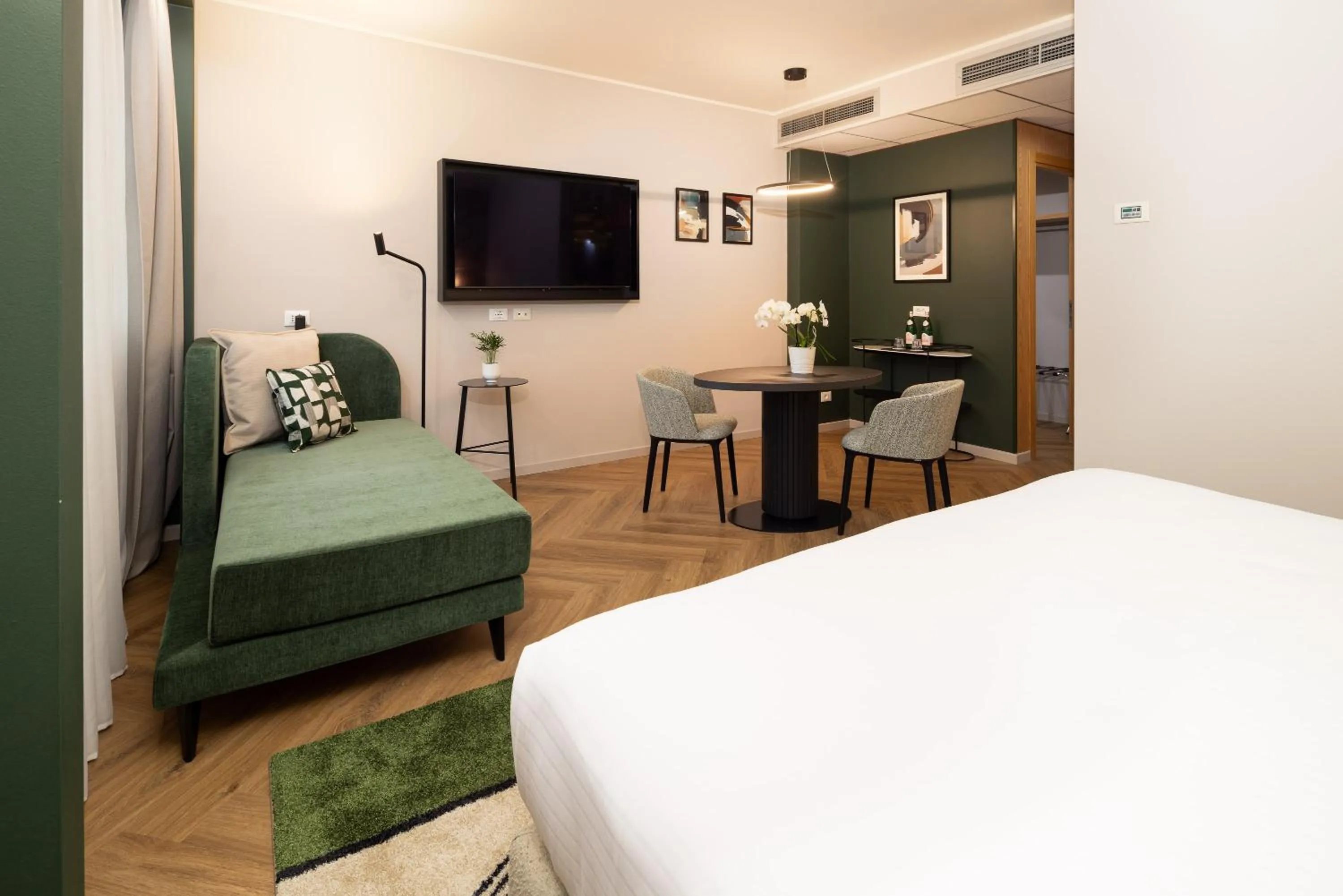 Bed in Crowne Plaza Padova by IHG