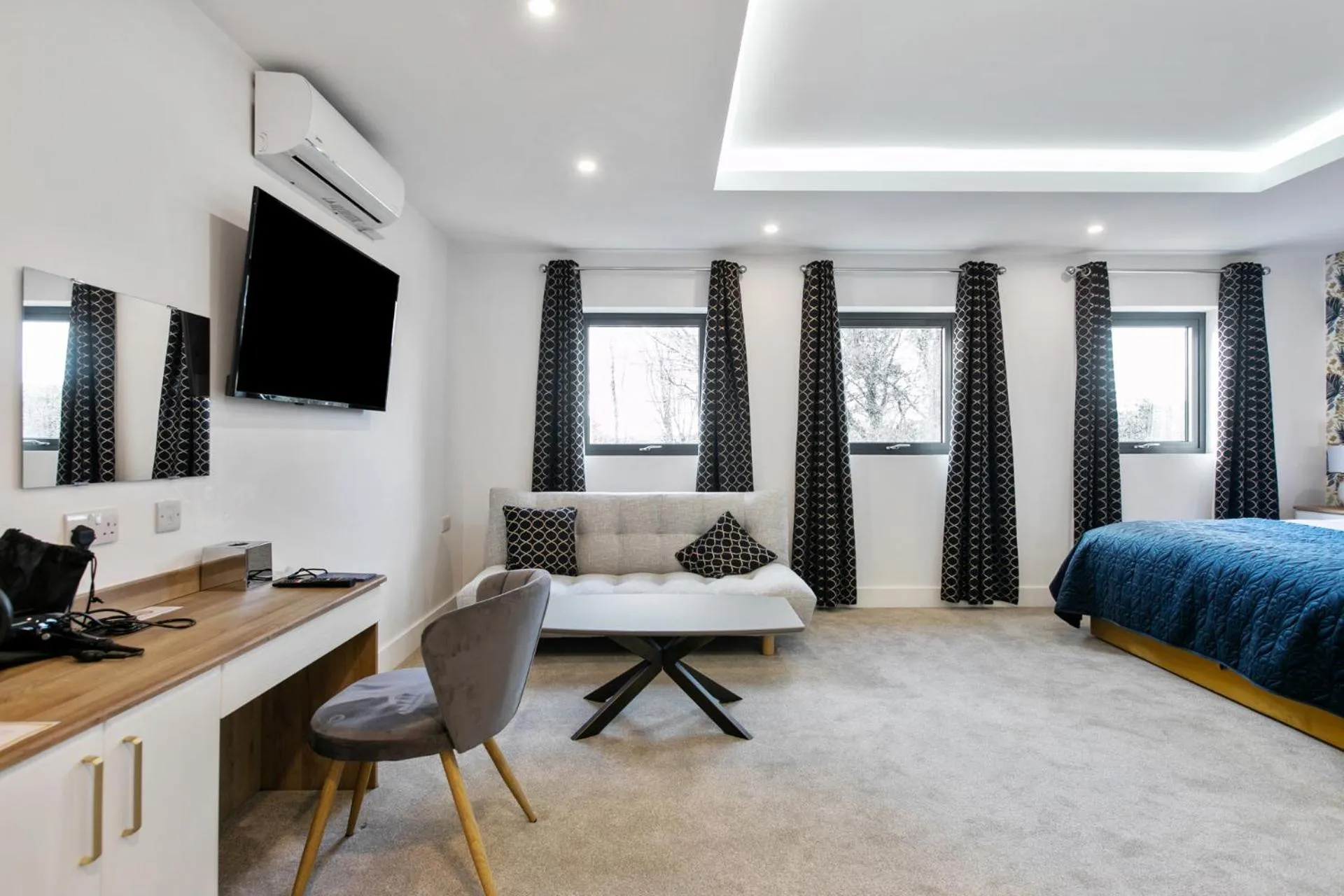 Living room, Bed in The Wylies